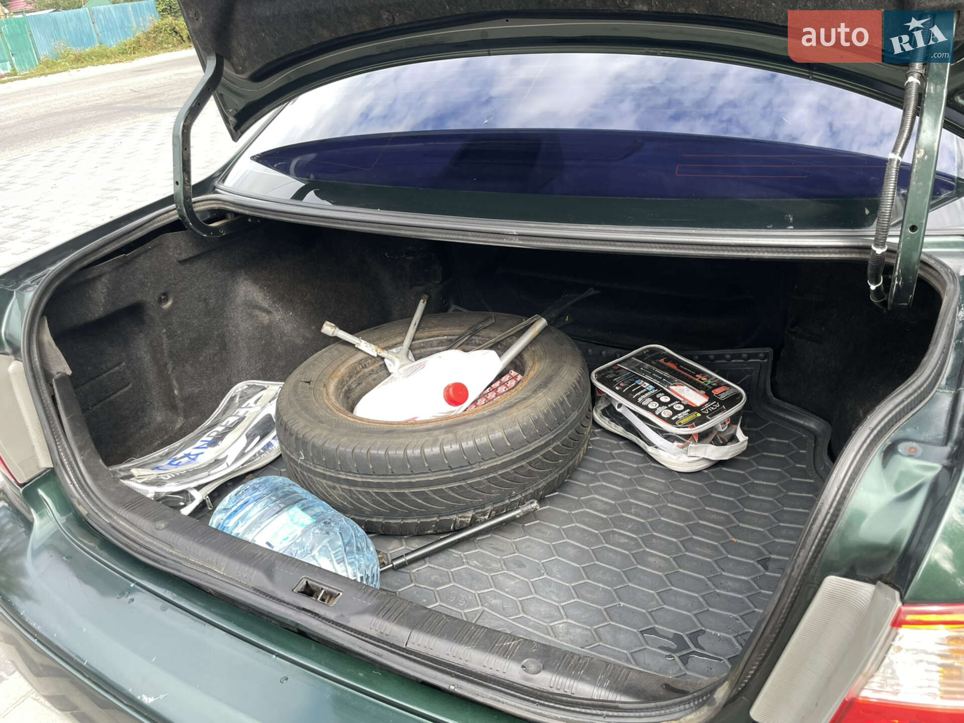 Nissan Maxima 2000 VIN JN1CA31S4YT182570 фото оголошення 6 з 12