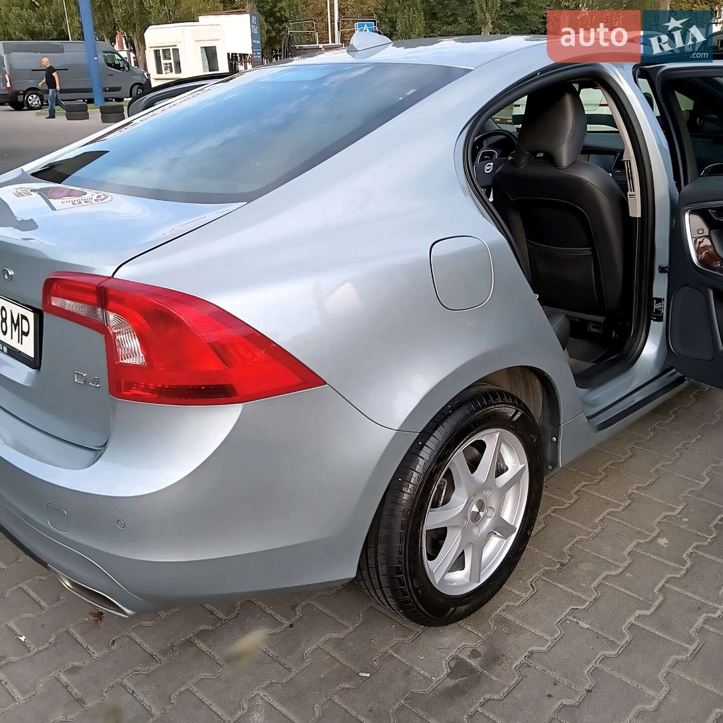Volvo S60 2017 VIN YV1FSA8BDH2436217 фото оголошення 8 з 21