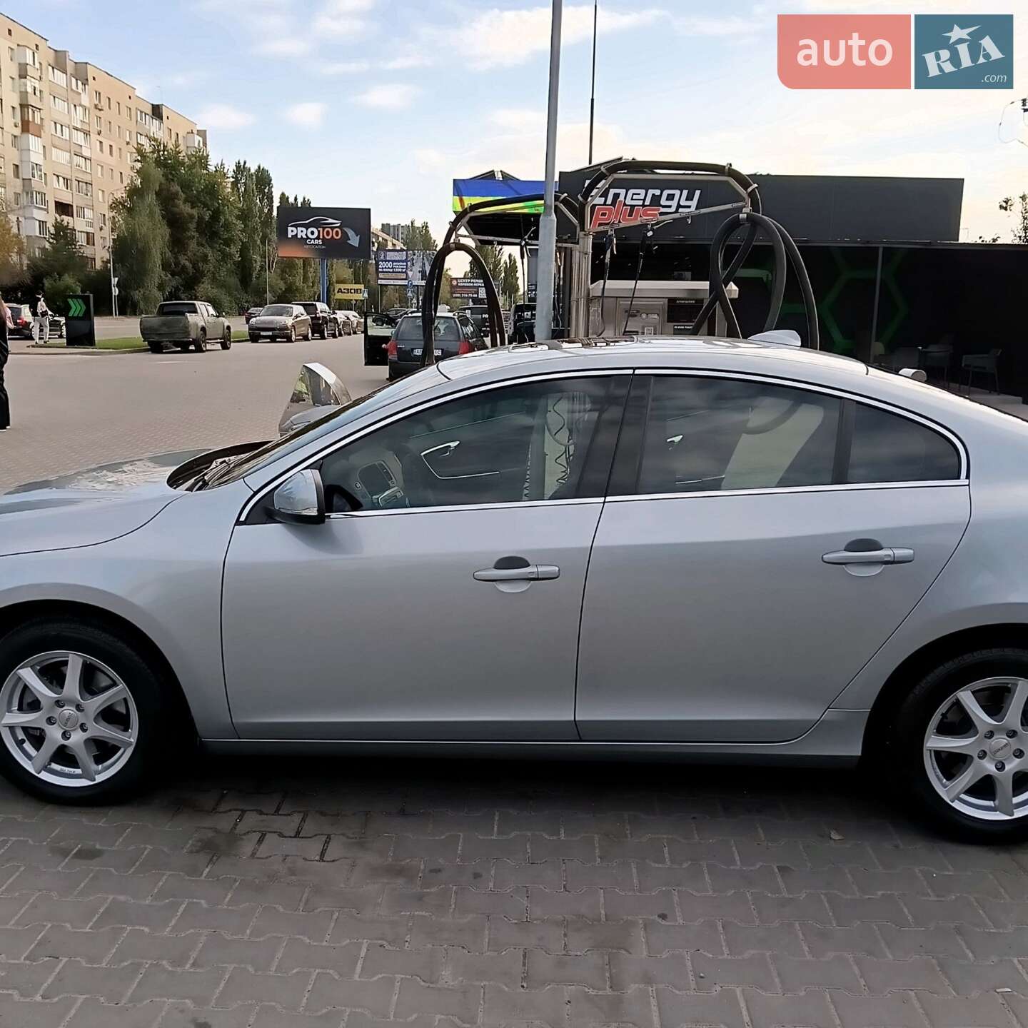 Volvo S60 2017 VIN YV1FSA8BDH2436217 фото оголошення 5 з 21
