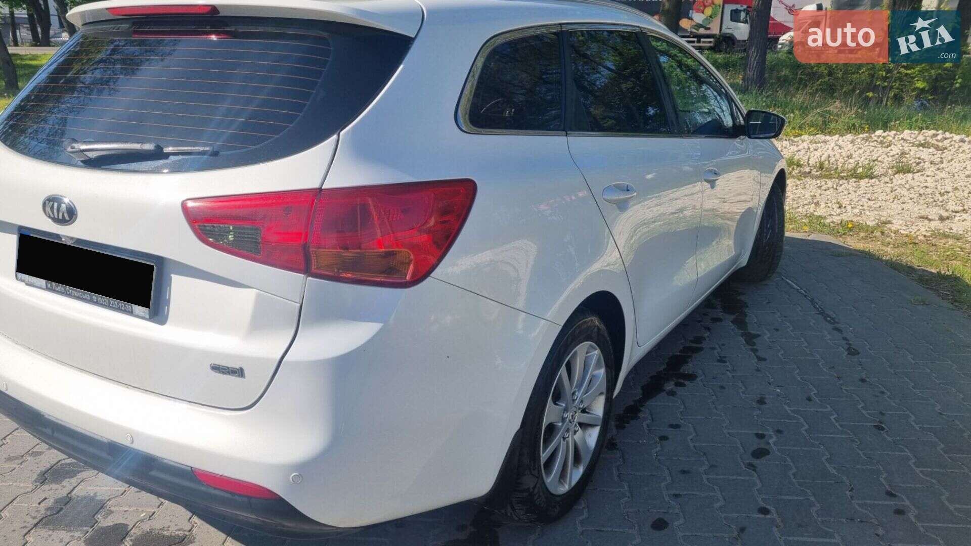 Kia Ceed 2016 VIN U5YHN816GGL201994 фото оголошення 2 з 22