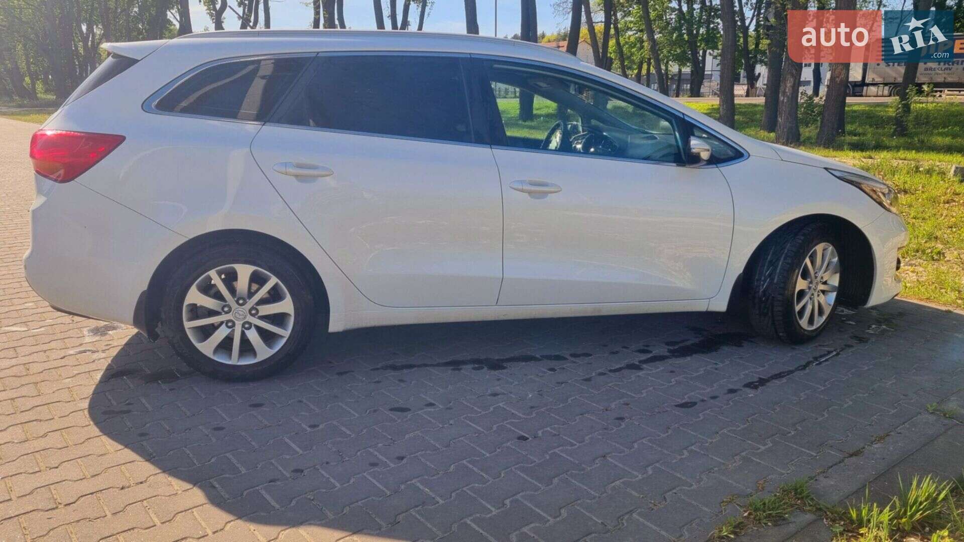 Kia Ceed 2016 VIN U5YHN816GGL201994 фото оголошення 3 з 22