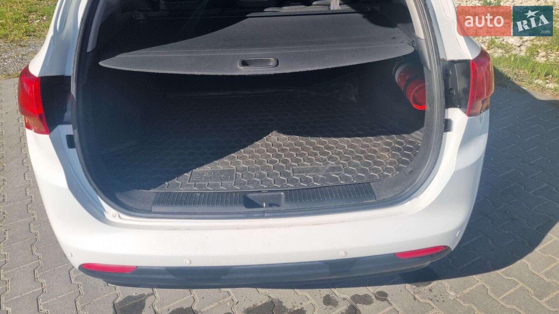 Kia Ceed 2016 VIN U5YHN816GGL201994 фото оголошення 10 з 22