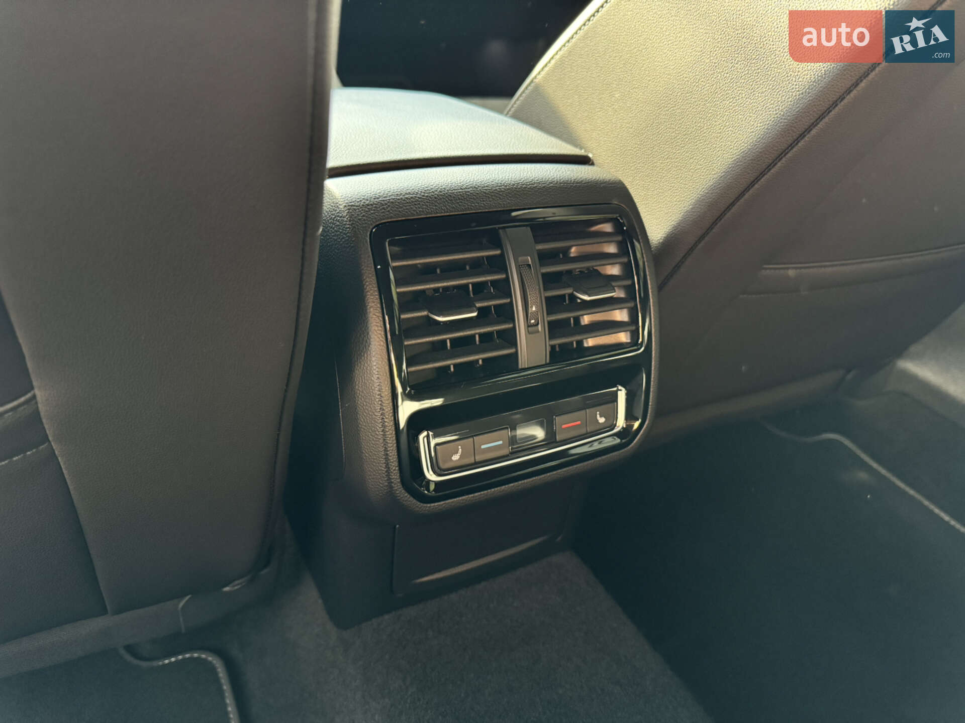 Volkswagen Arteon 2020 VIN WVWZZZ3HZME504778 фото оголошення 21 з 31
