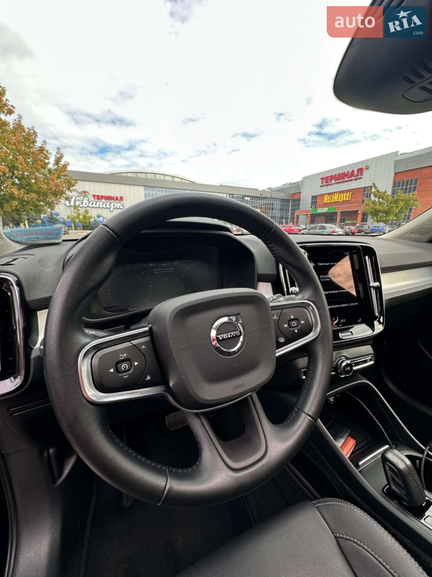 Volvo XC40 2021 VIN YV4162UK5M2570805 фото оголошення 3 з 29