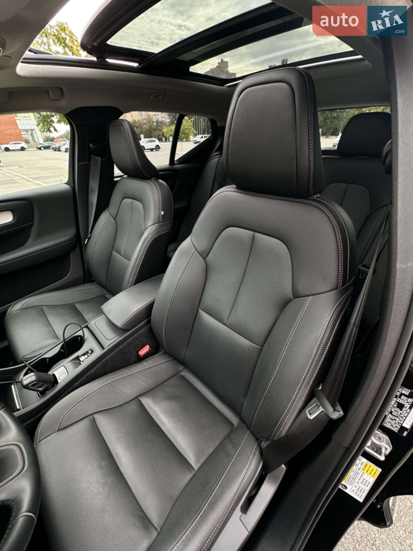Volvo XC40 2021 VIN YV4162UK5M2570805 фото оголошення 21 з 29
