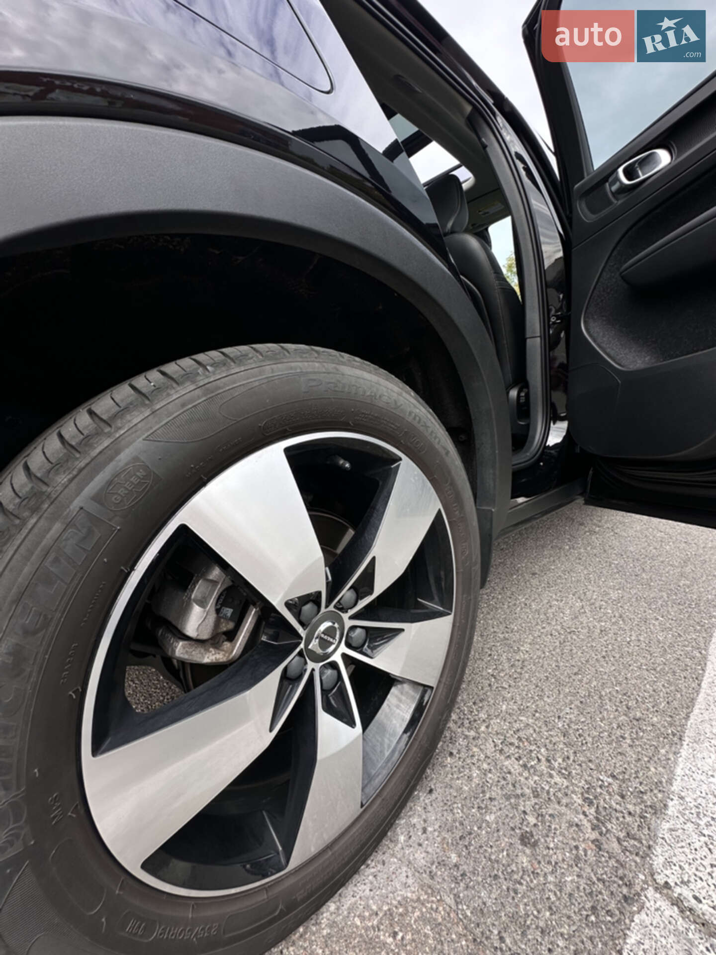 Volvo XC40 2021 VIN YV4162UK5M2570805 фото оголошення 25 з 29