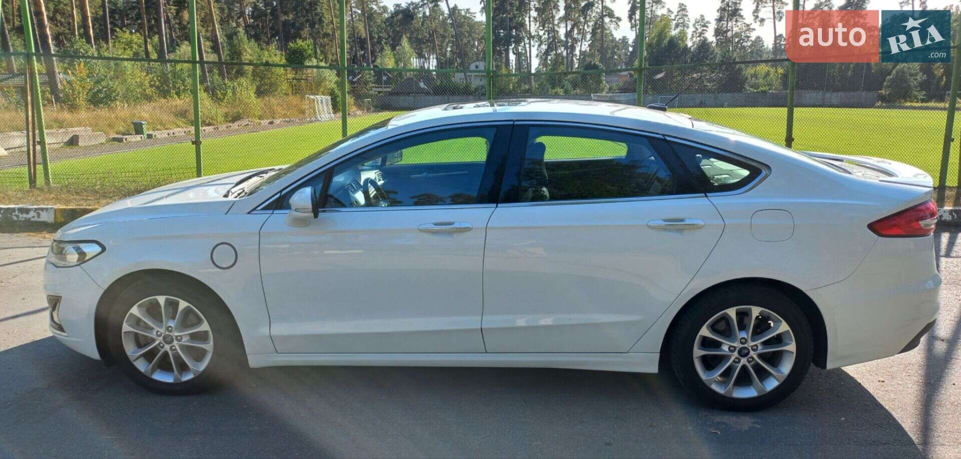 Ford Fusion 2019 VIN 3FA6P0SU0KR191949 фото оголошення 3 з 39