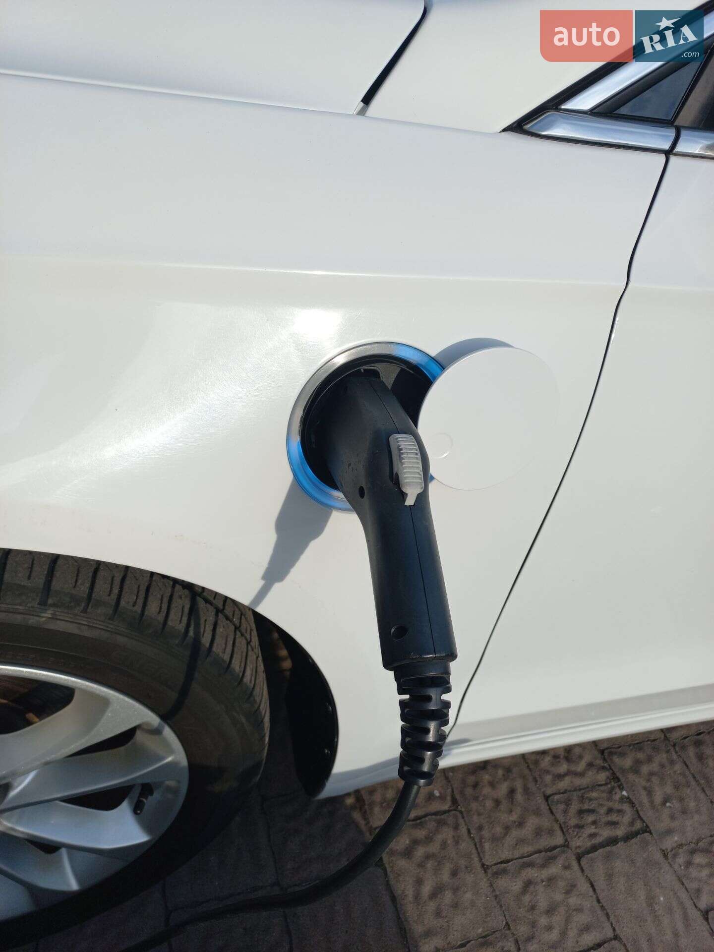 Ford Fusion 2019 VIN 3FA6P0SU0KR191949 фото оголошення 14 з 39