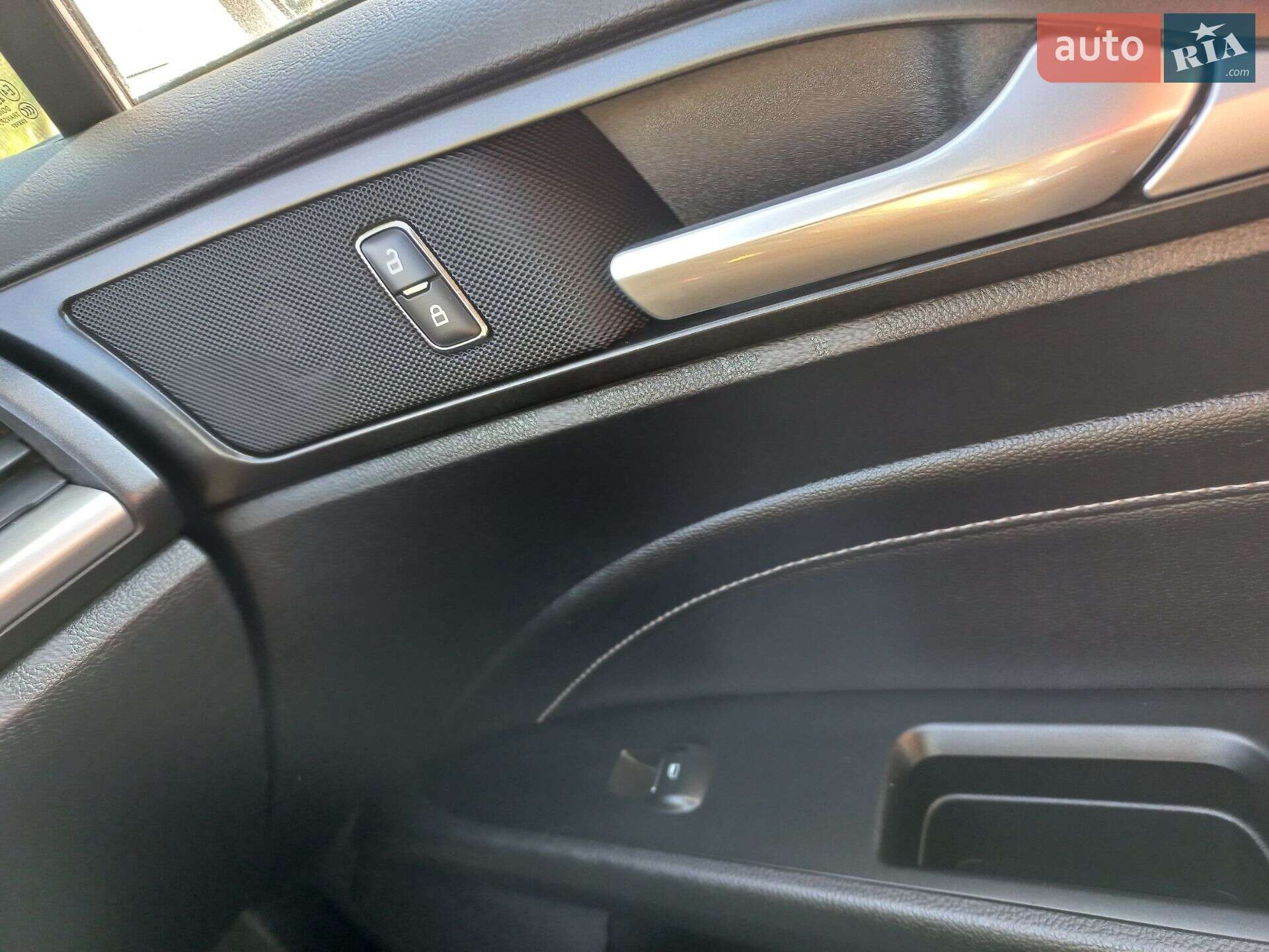 Ford Fusion 2019 VIN 3FA6P0SU0KR191949 фото оголошення 22 з 39