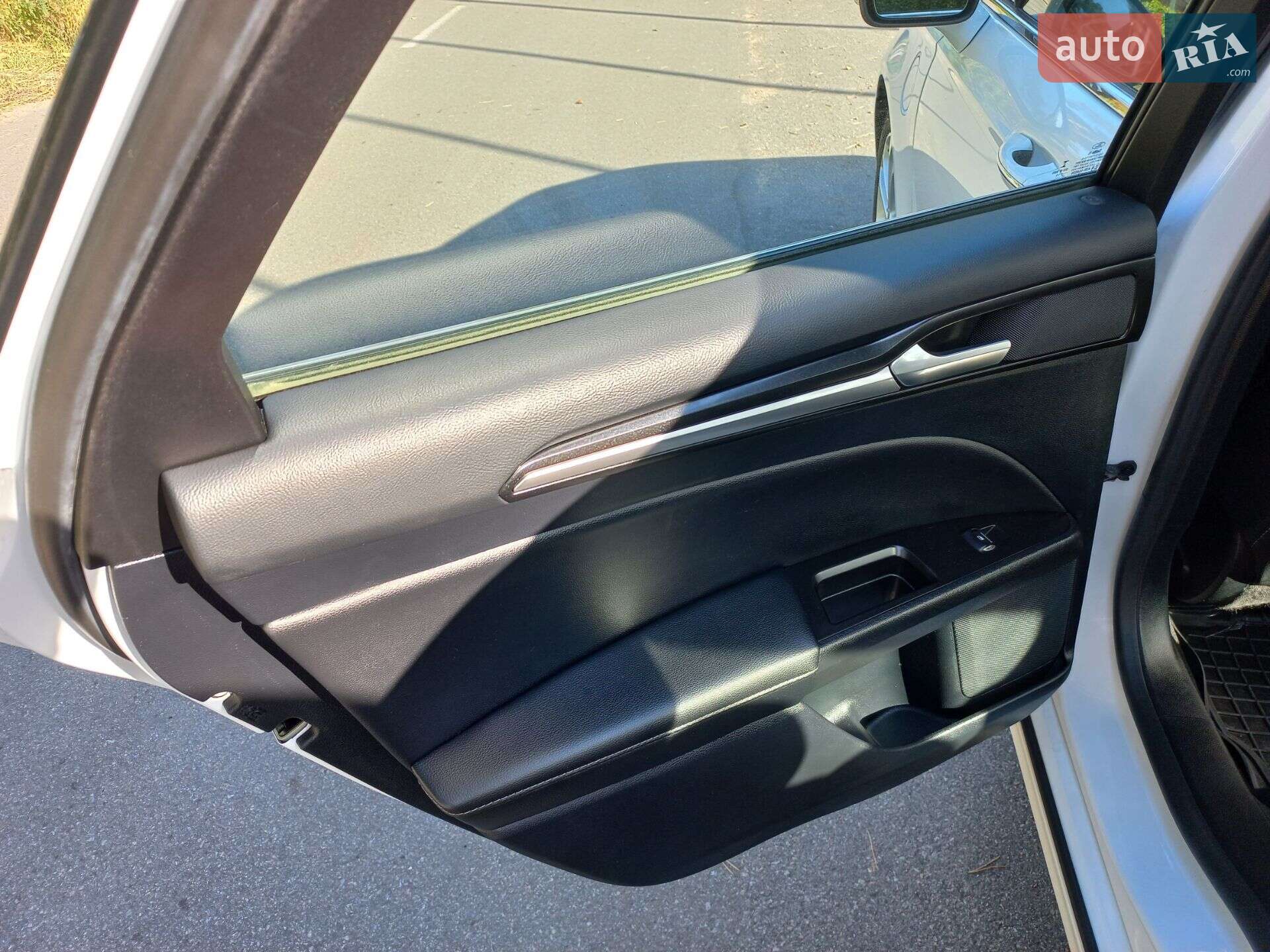 Ford Fusion 2019 VIN 3FA6P0SU0KR191949 фото оголошення 29 з 39