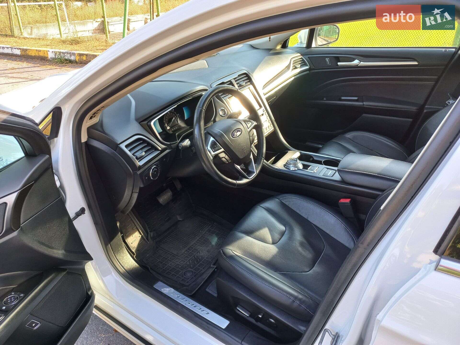 Ford Fusion 2019 VIN 3FA6P0SU0KR191949 фото оголошення 32 з 39