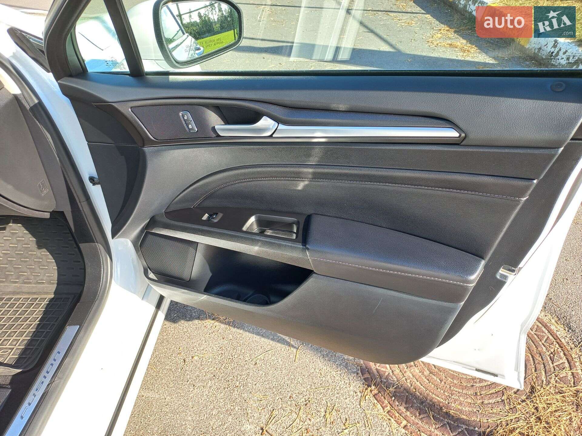 Ford Fusion 2019 VIN 3FA6P0SU0KR191949 фото оголошення 30 з 39