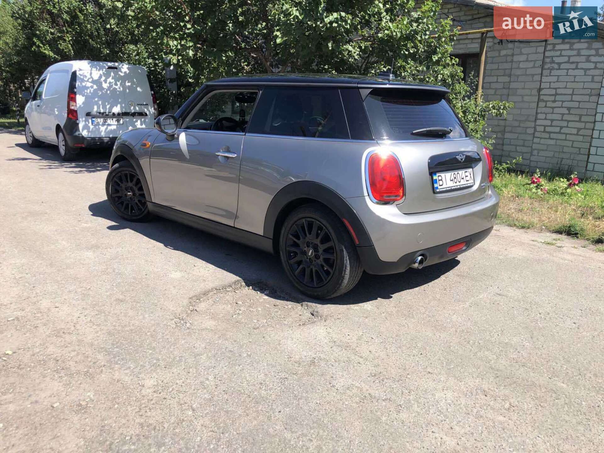 Mini Cooper 2017 VIN WMWXP5C32H2F61474 фото оголошення 6 з 12