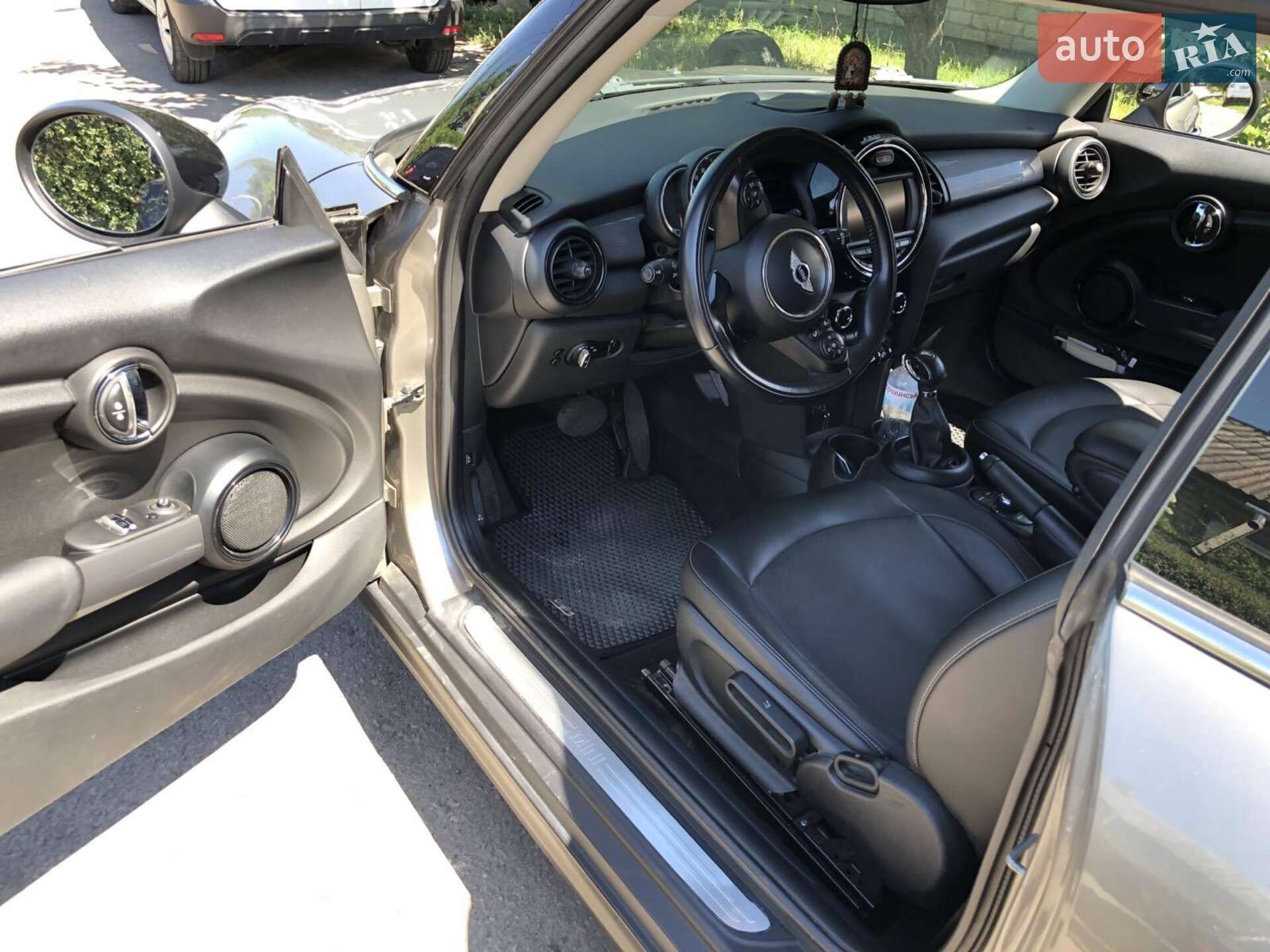 Mini Cooper 2017 VIN WMWXP5C32H2F61474 фото оголошення 7 з 12