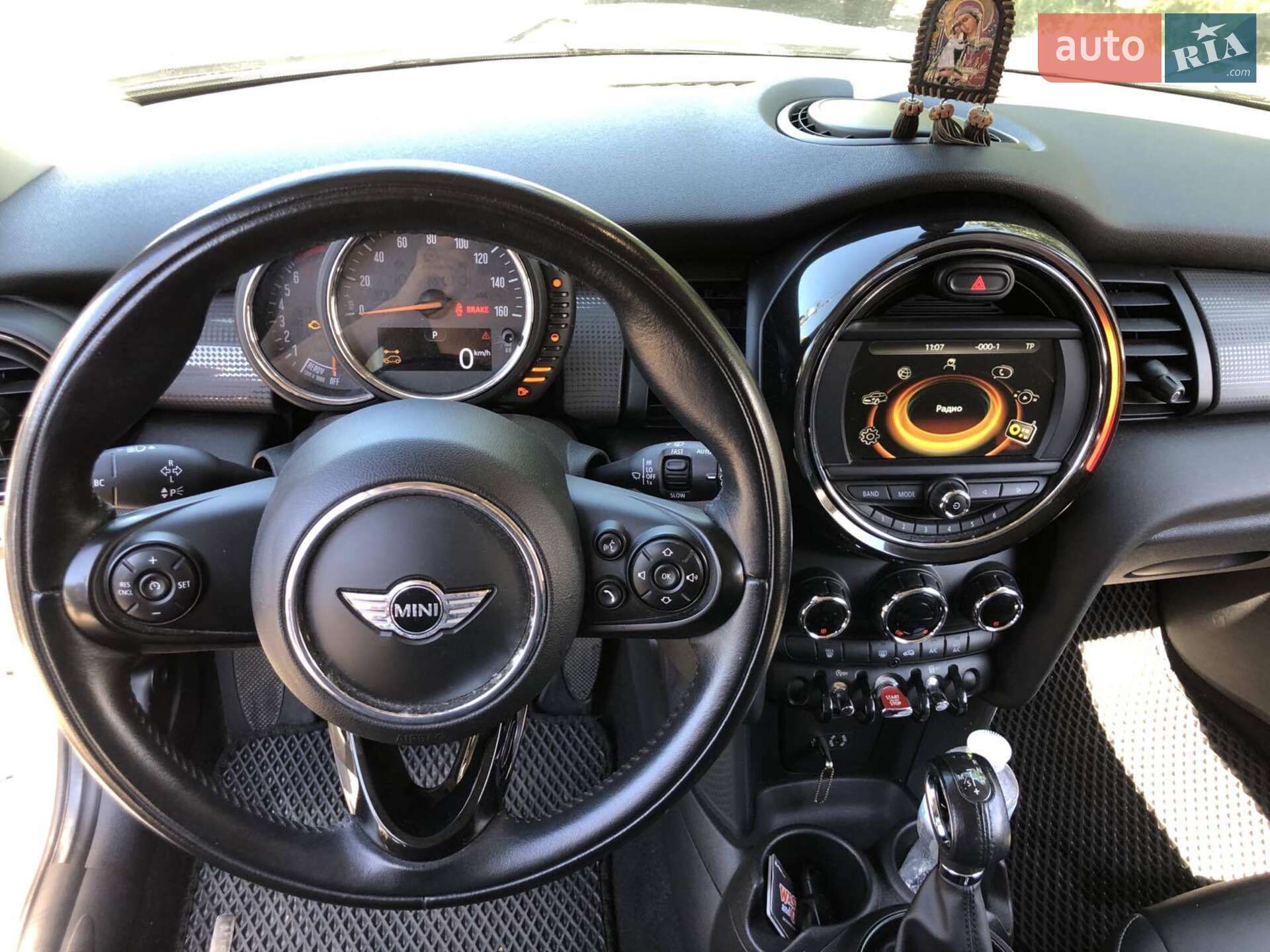 Mini Cooper 2017 VIN WMWXP5C32H2F61474 фото оголошення 8 з 12