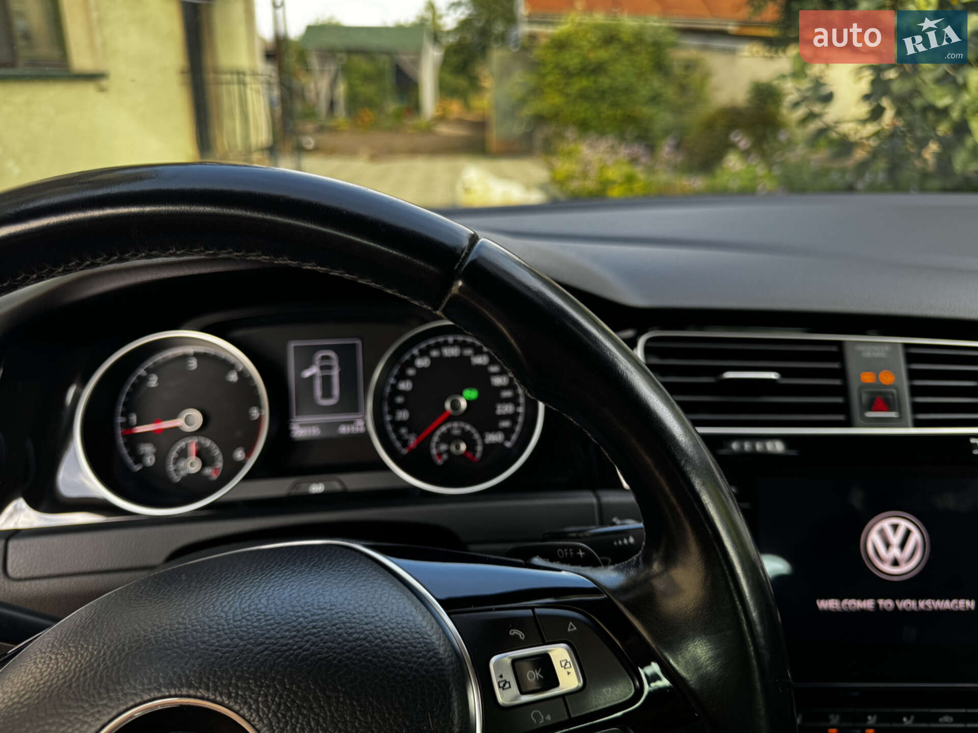 Volkswagen Golf 2017 VIN WVWZZZAUZJP561011 фото оголошення 13 з 26