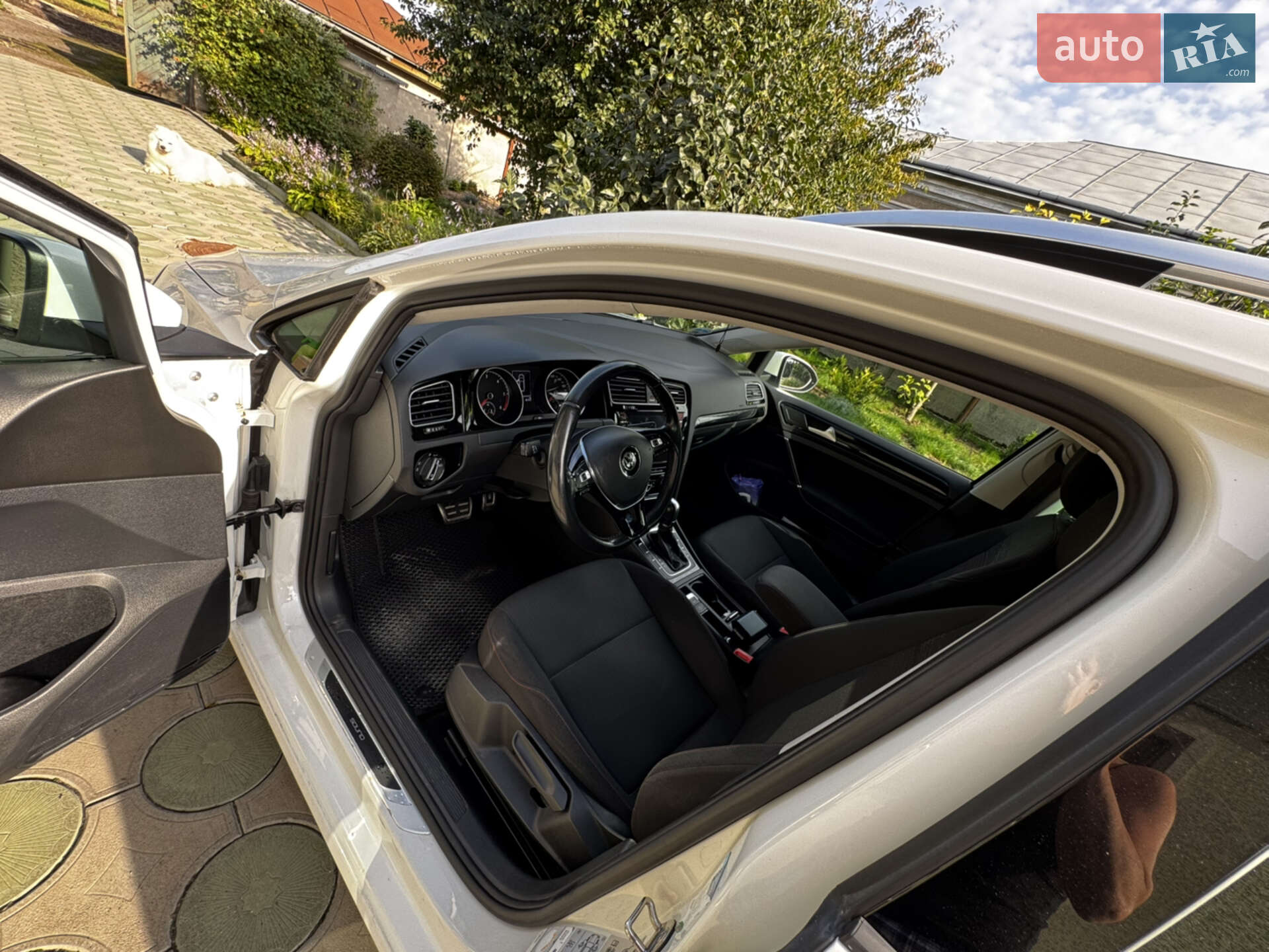 Volkswagen Golf 2017 VIN WVWZZZAUZJP561011 фото оголошення 16 з 26