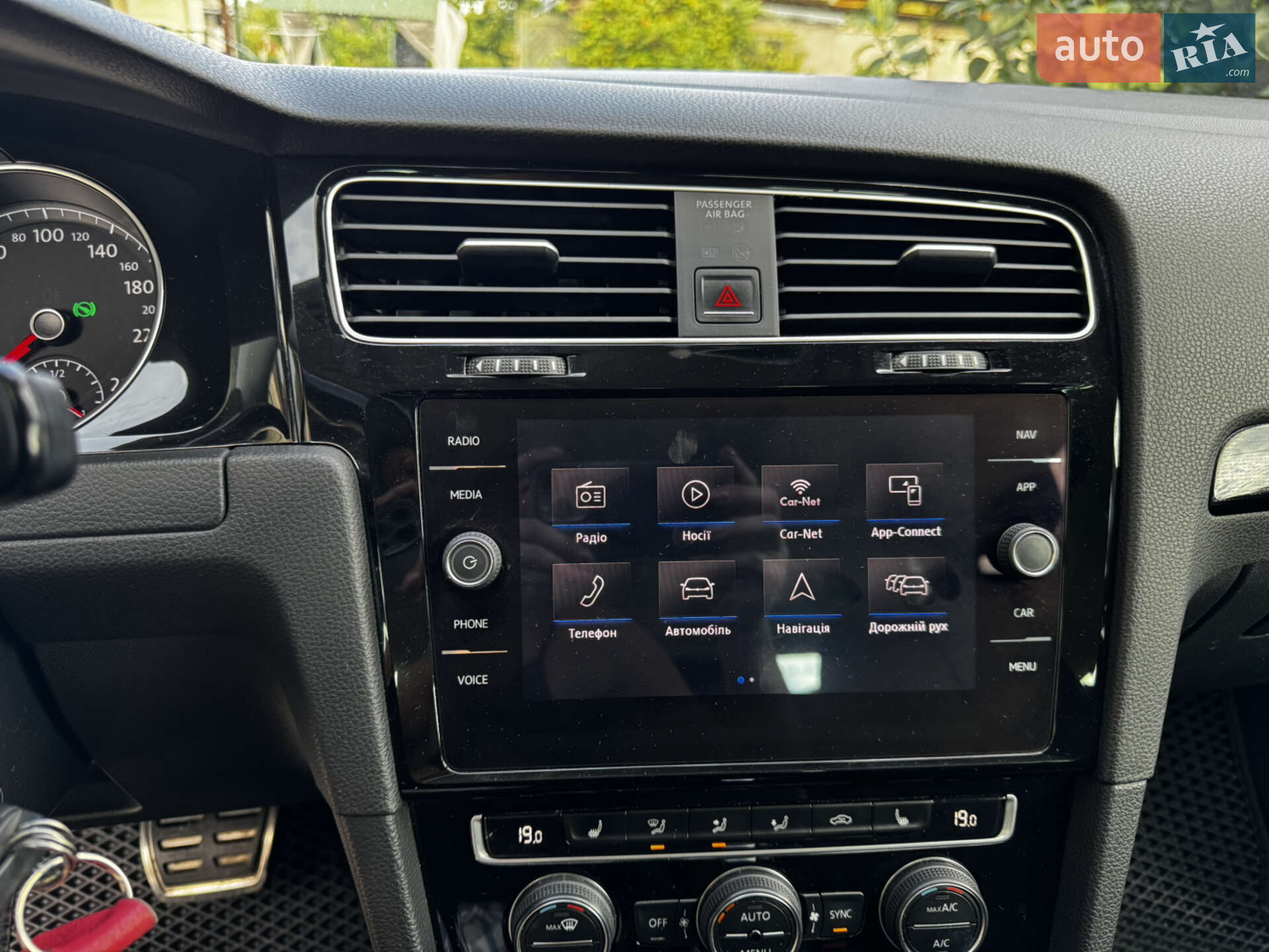 Volkswagen Golf 2017 VIN WVWZZZAUZJP561011 фото оголошення 25 з 26