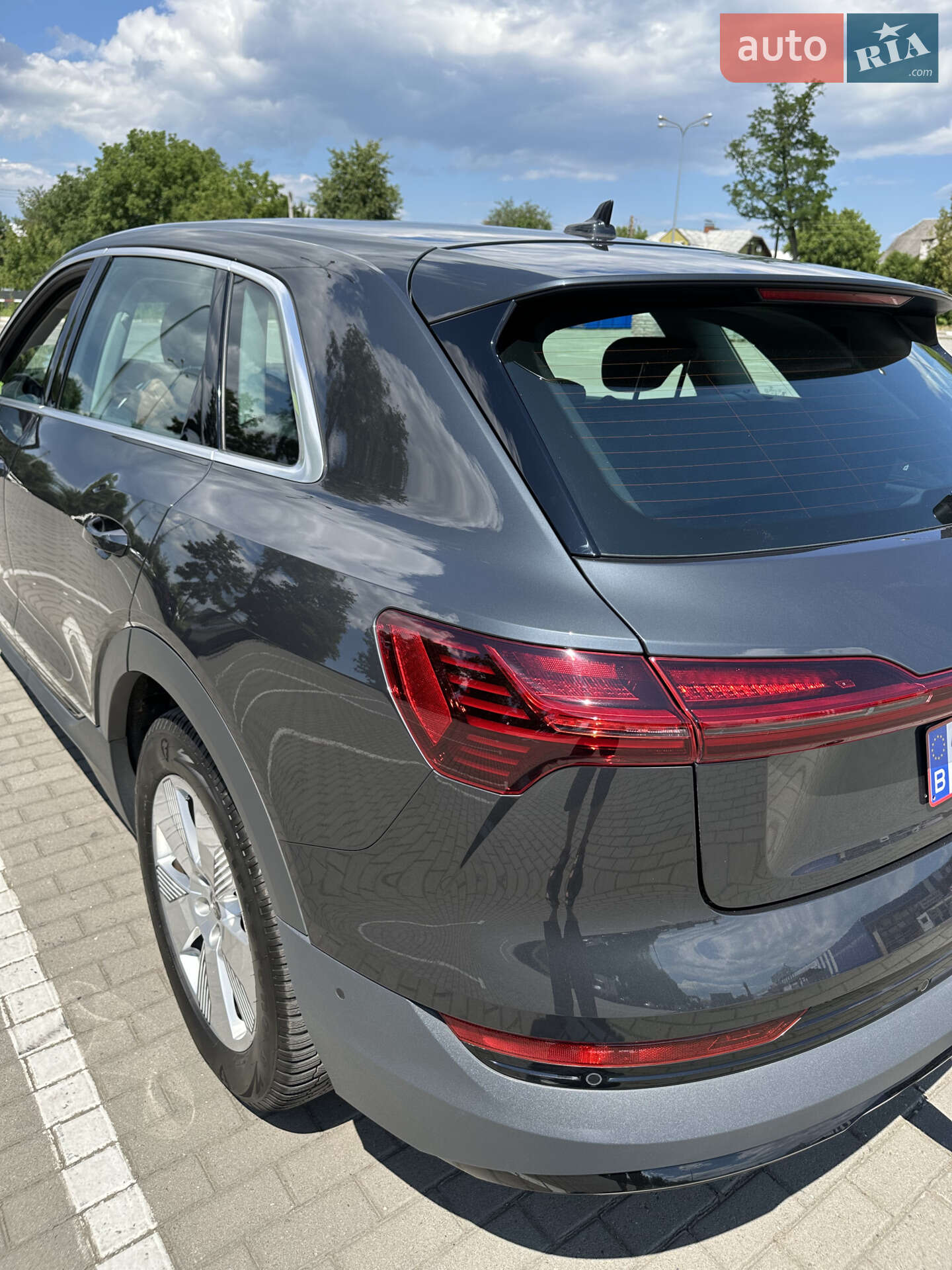 Audi e-tron 2021 VIN WAUZZZGE3MB035738 фото оголошення 8 з 33