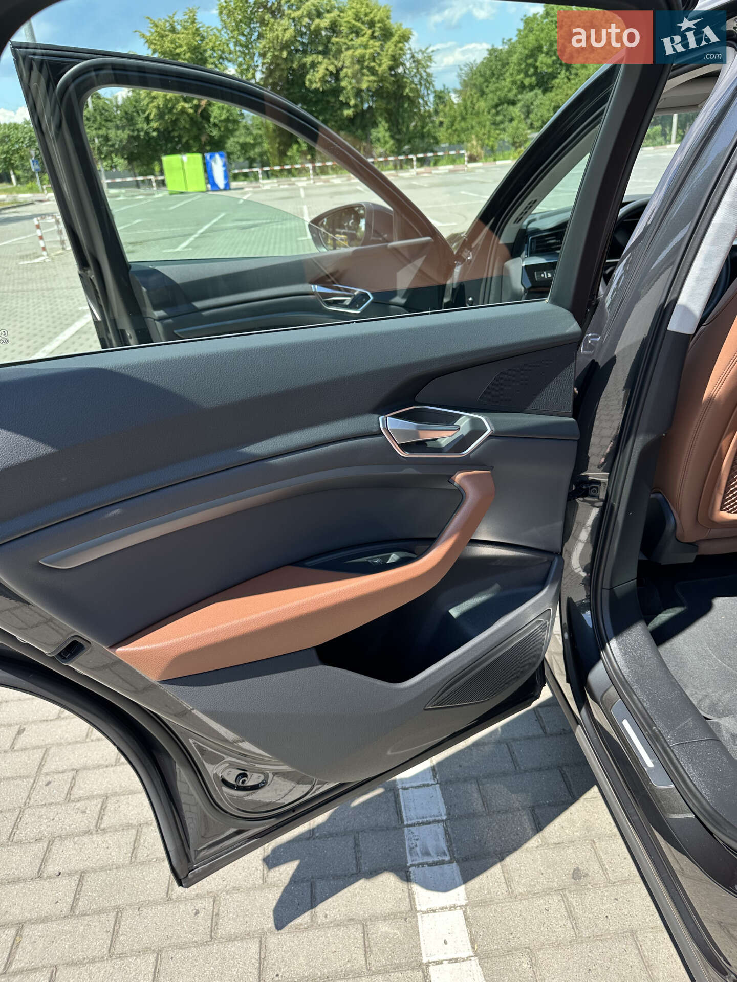 Audi e-tron 2021 VIN WAUZZZGE3MB035738 фото оголошення 16 з 33