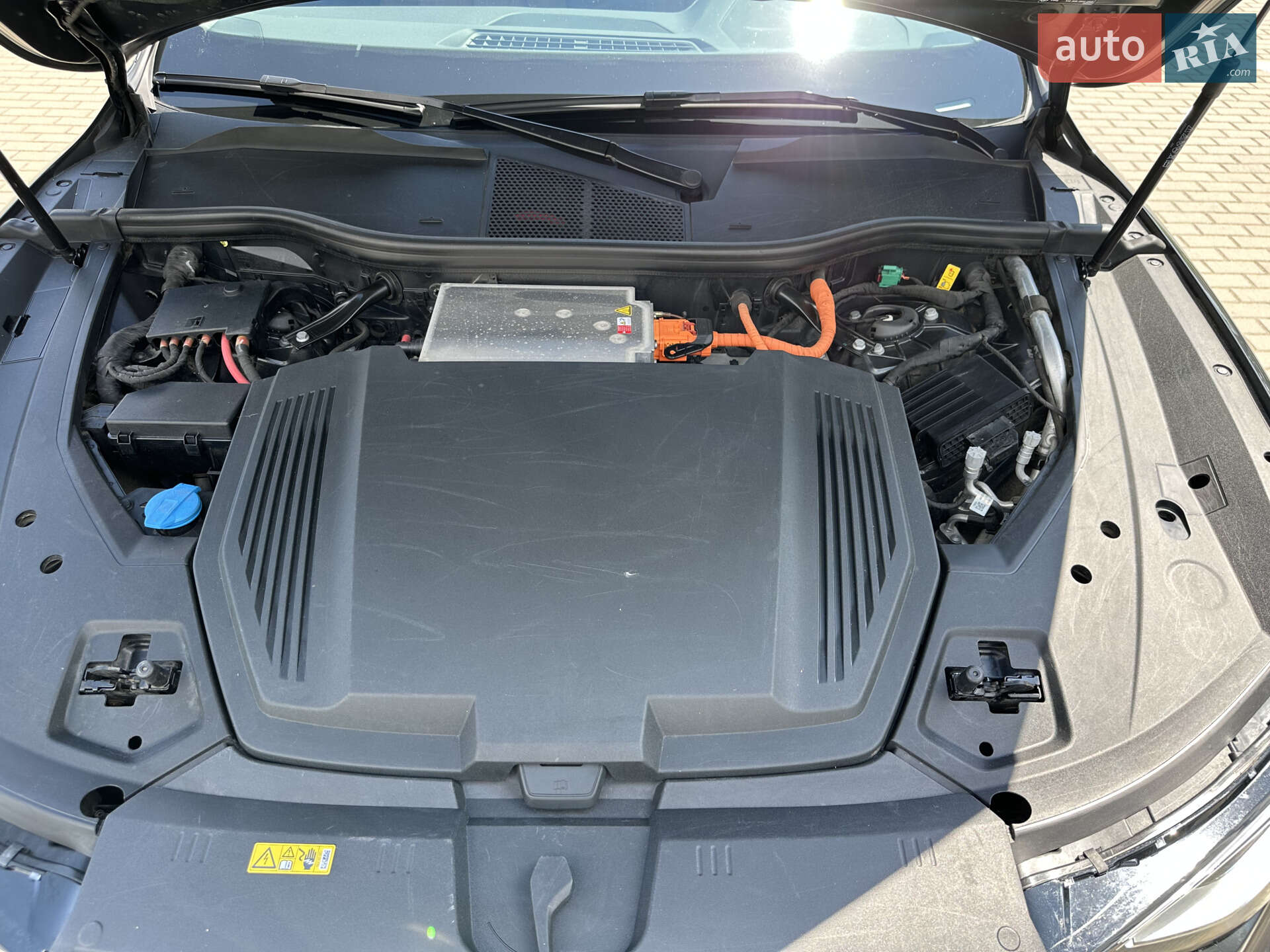 Audi e-tron 2021 VIN WAUZZZGE3MB035738 фото оголошення 29 з 33