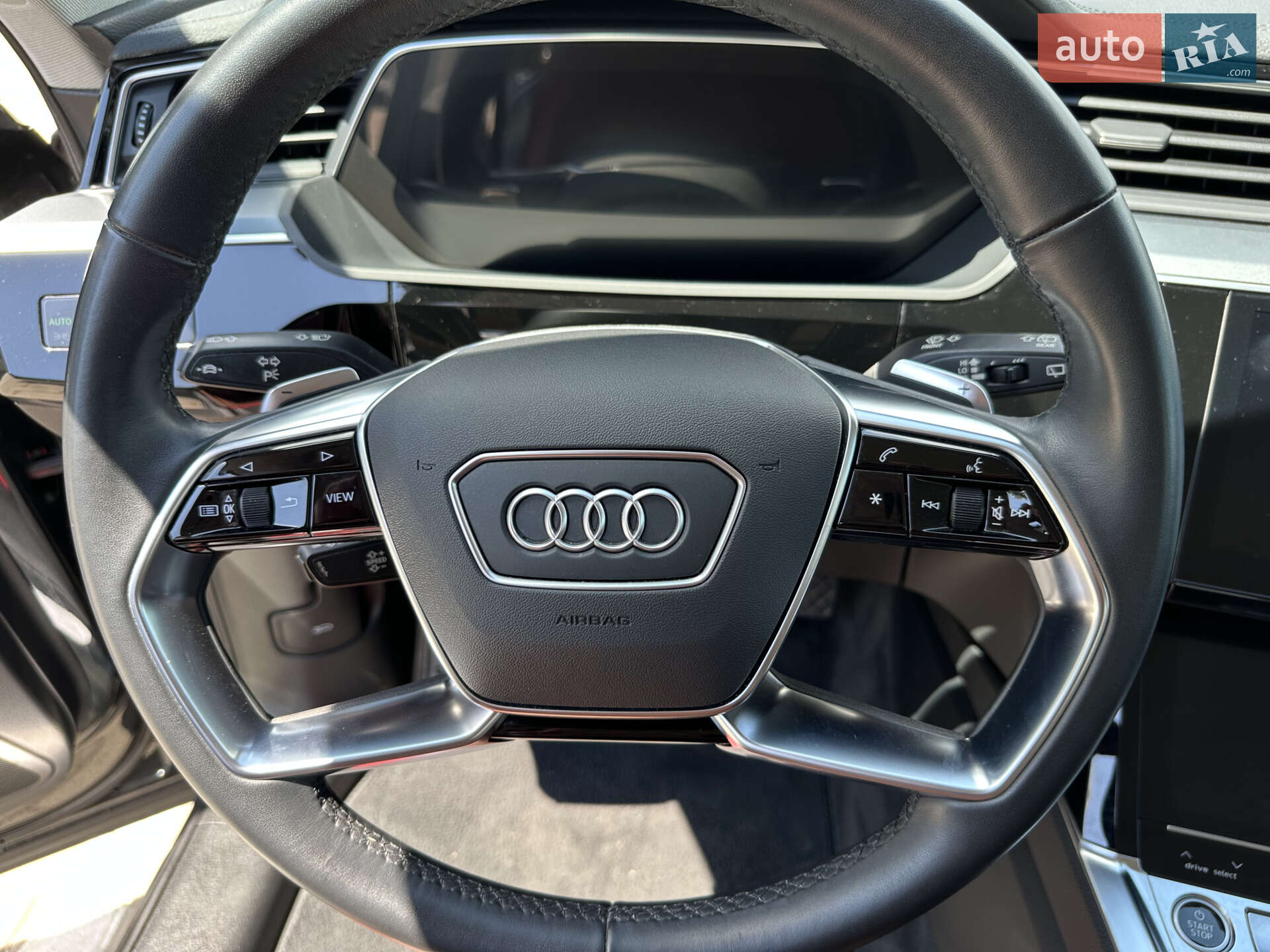 Audi e-tron 2021 VIN WAUZZZGE3MB035738 фото оголошення 32 з 33
