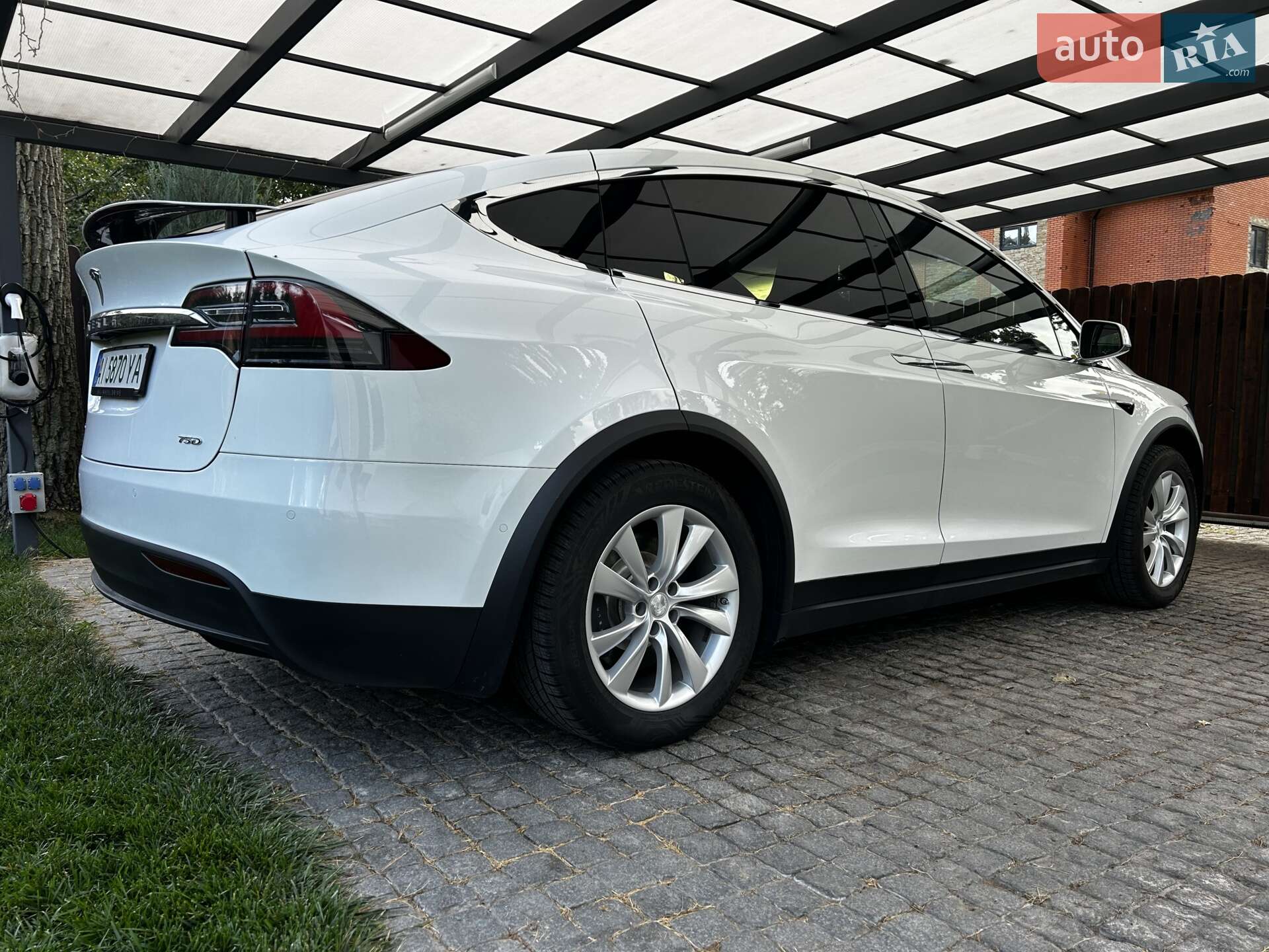 Tesla Model X 2017 VIN 5YJXCCE24HF059048 фото оголошення 5 з 21