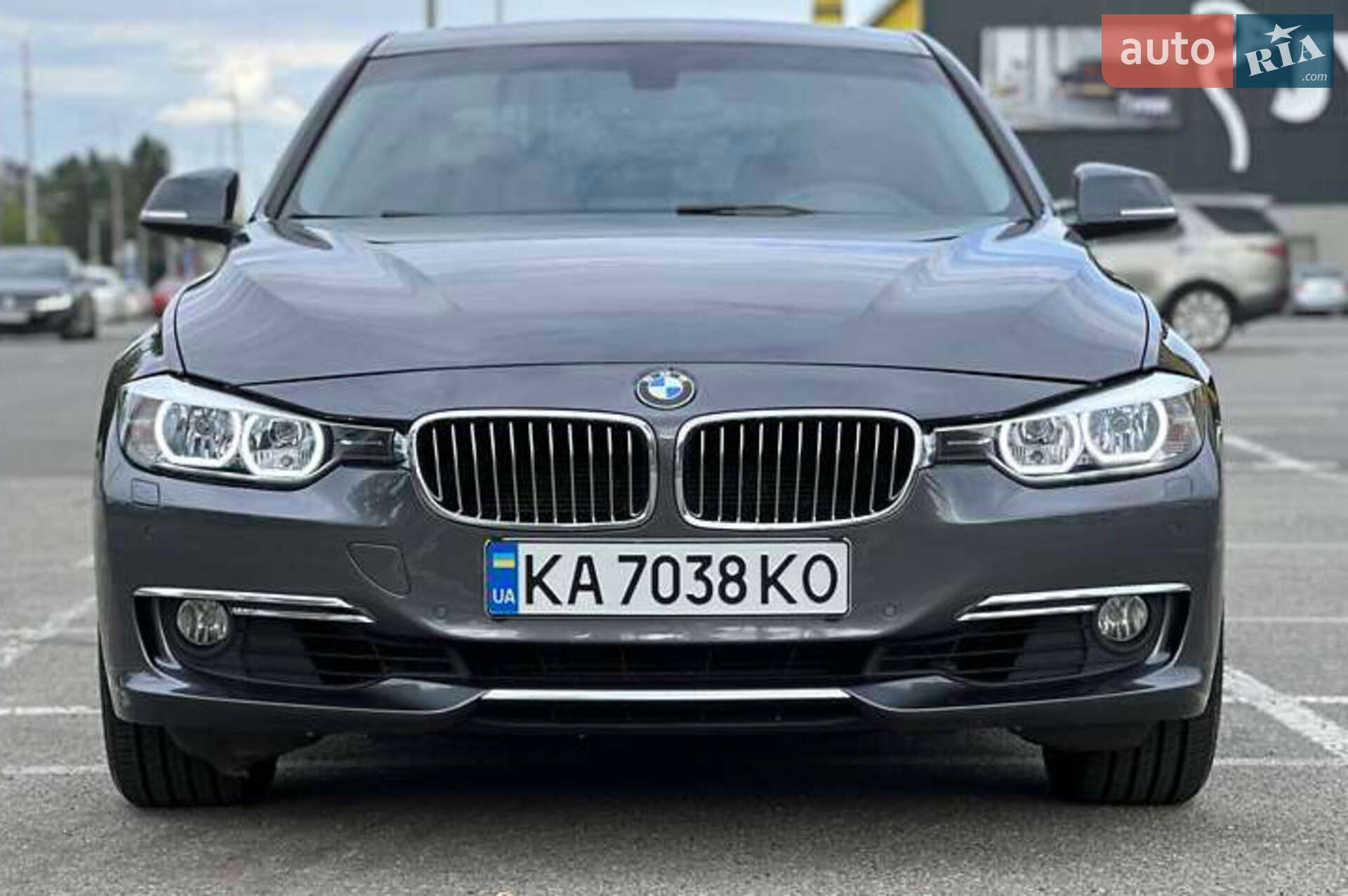 BMW 3 Series 2014 VIN WBA3C3G55ENS70033 фото оголошення 2 з 10