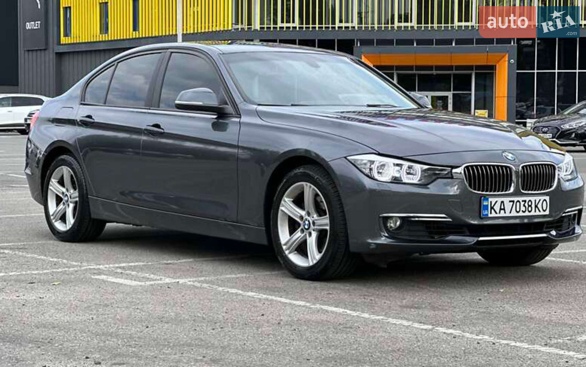 BMW 3 Series 2014 VIN WBA3C3G55ENS70033 фото оголошення 3 з 10