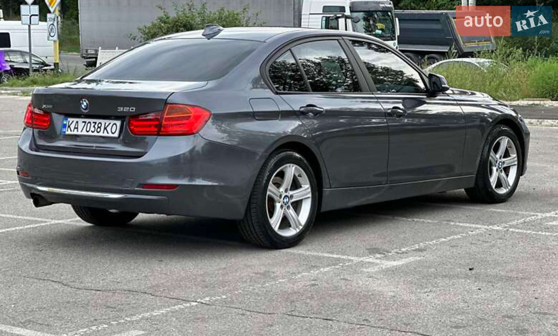 BMW 3 Series 2014 VIN WBA3C3G55ENS70033 фото оголошення 5 з 10
