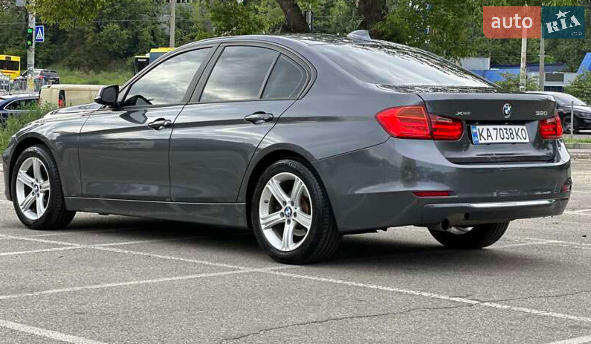 BMW 3 Series 2014 VIN WBA3C3G55ENS70033 фото оголошення 8 з 10