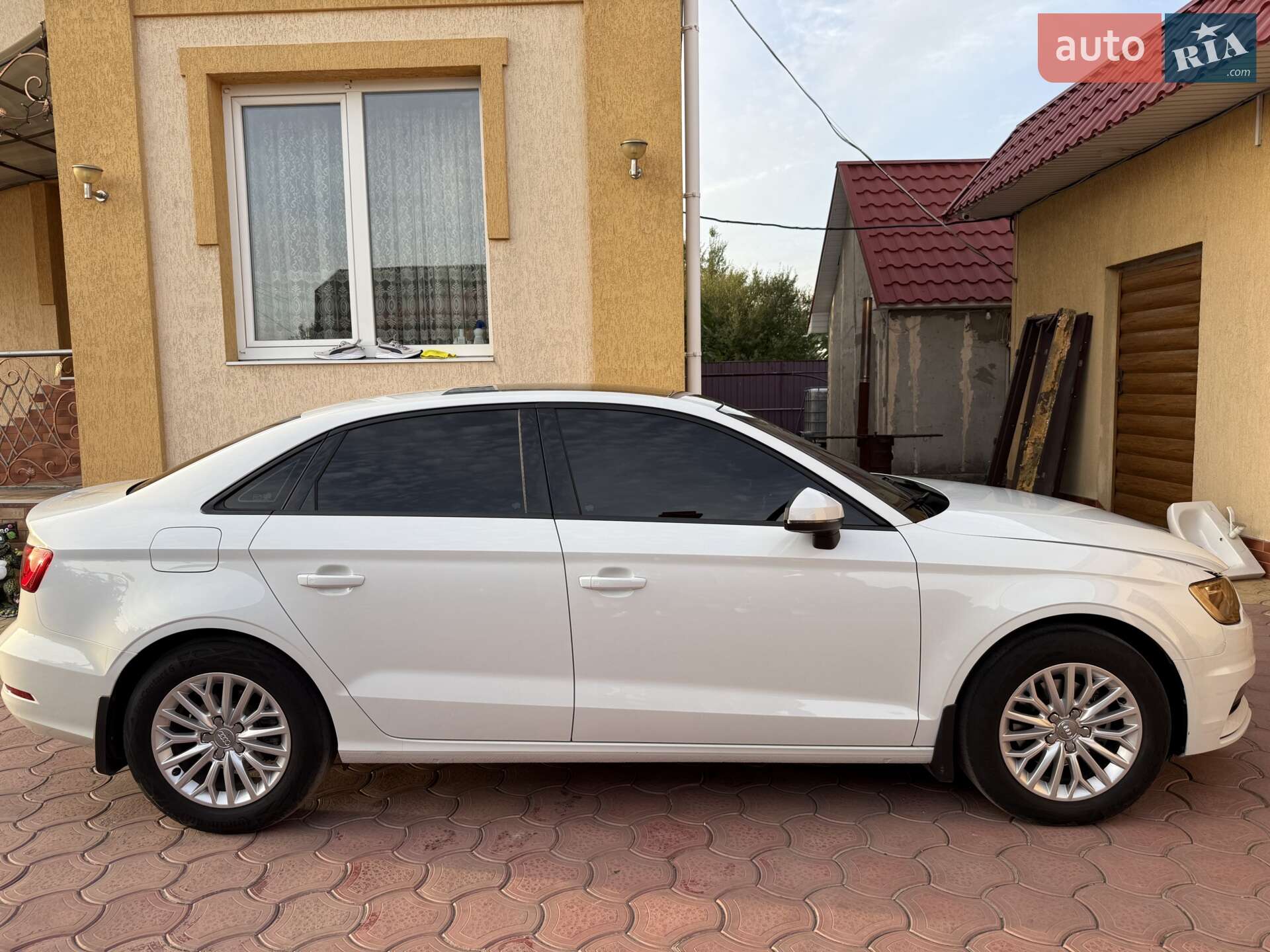 Audi A3 2016 VIN WAUZZZ8V6H1005126 фото оголошення 12 з 32