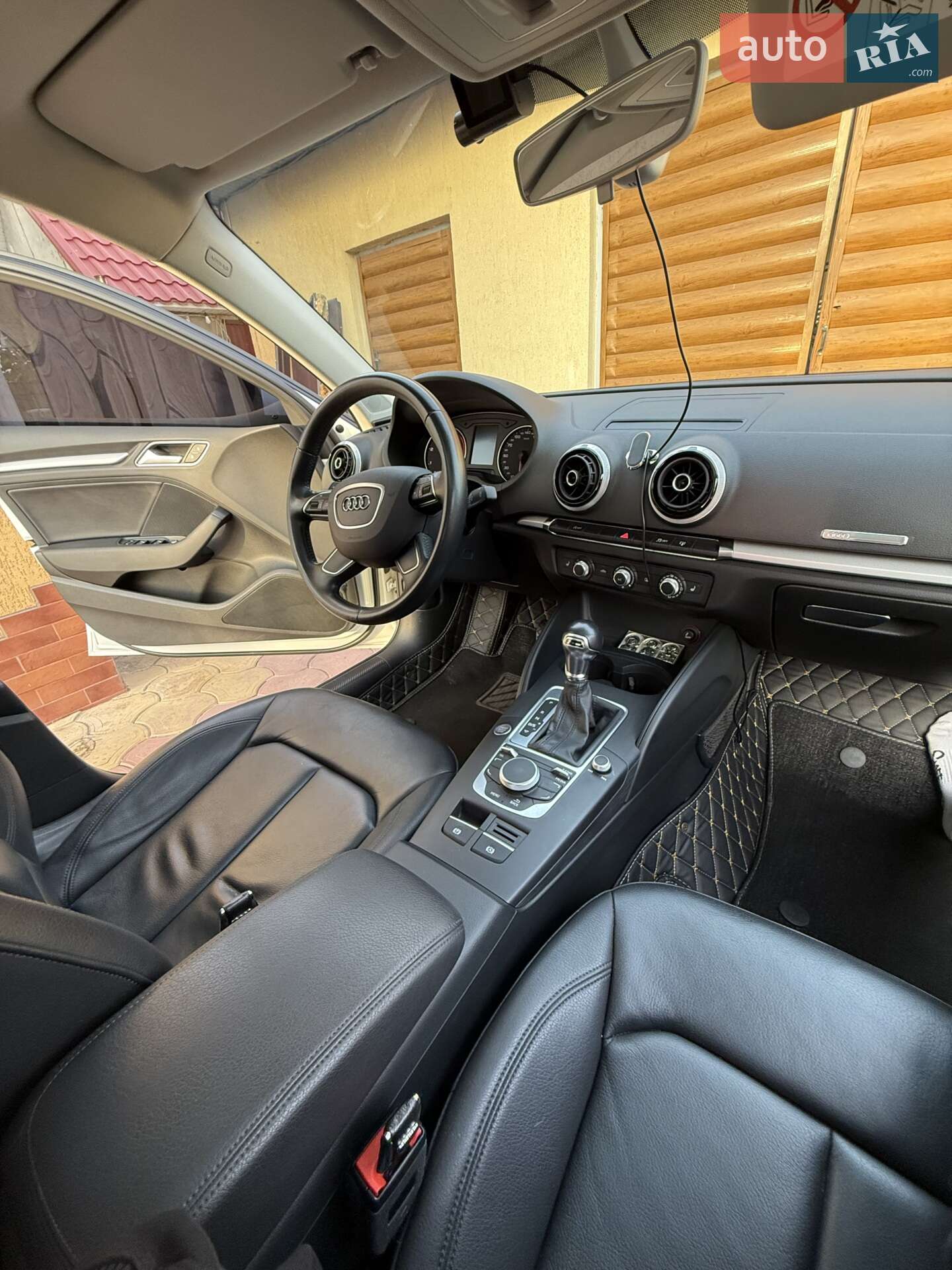 Audi A3 2016 VIN WAUZZZ8V6H1005126 фото оголошення 16 з 32