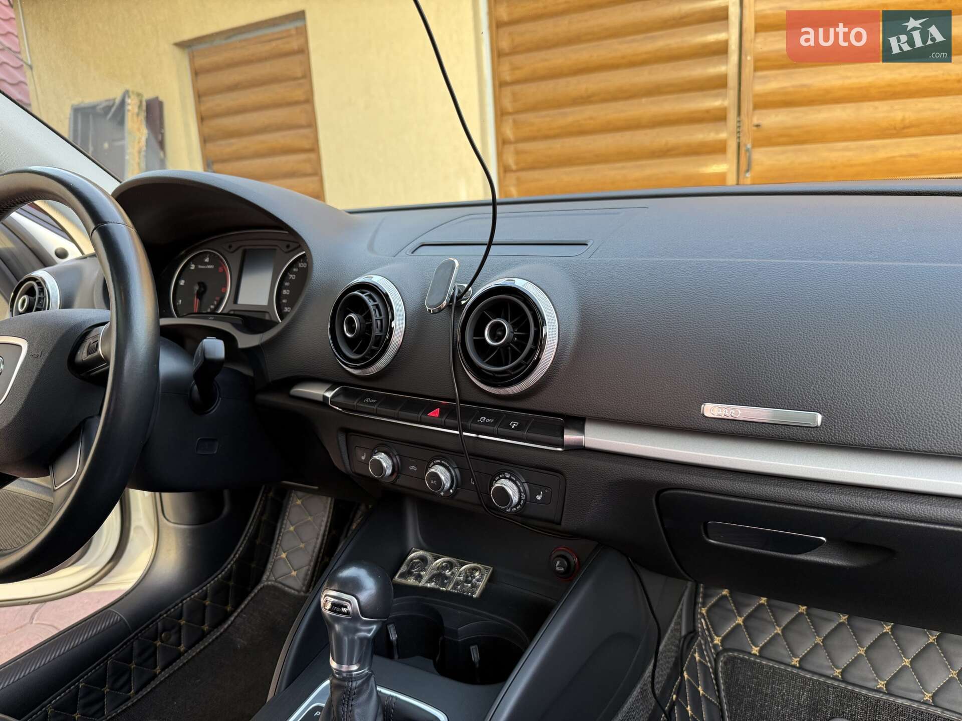 Audi A3 2016 VIN WAUZZZ8V6H1005126 фото оголошення 18 з 32