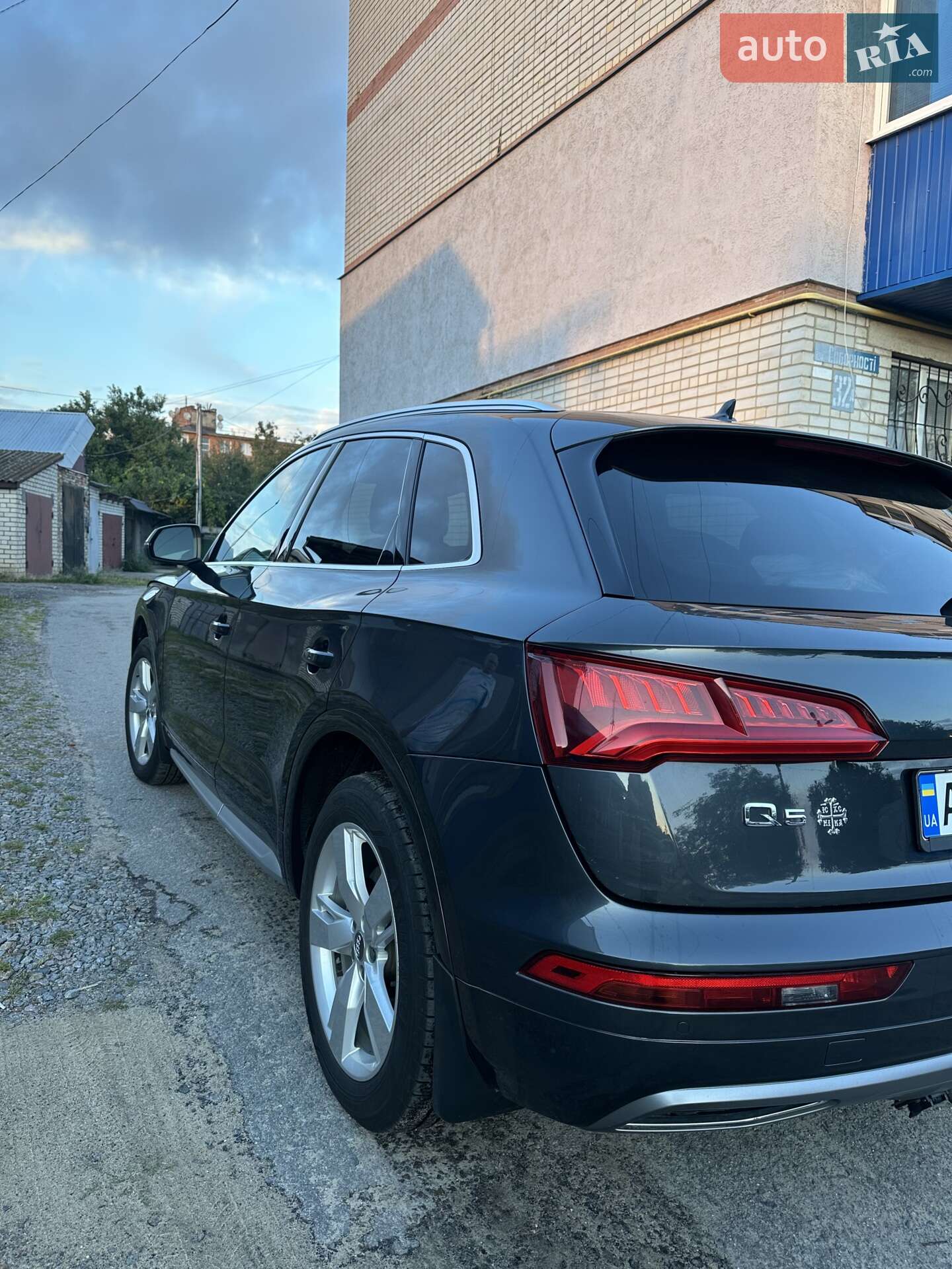 Audi Q5 2018 VIN WA1BNAFY3J2206474 фото оголошення 28 з 29
