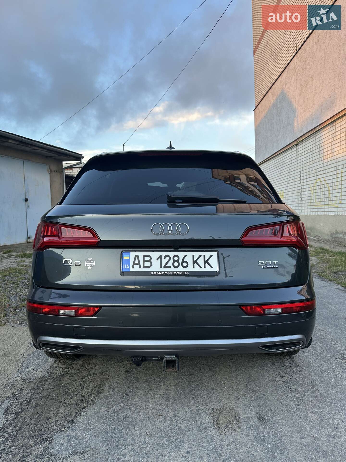 Audi Q5 2018 VIN WA1BNAFY3J2206474 фото оголошення 3 з 29