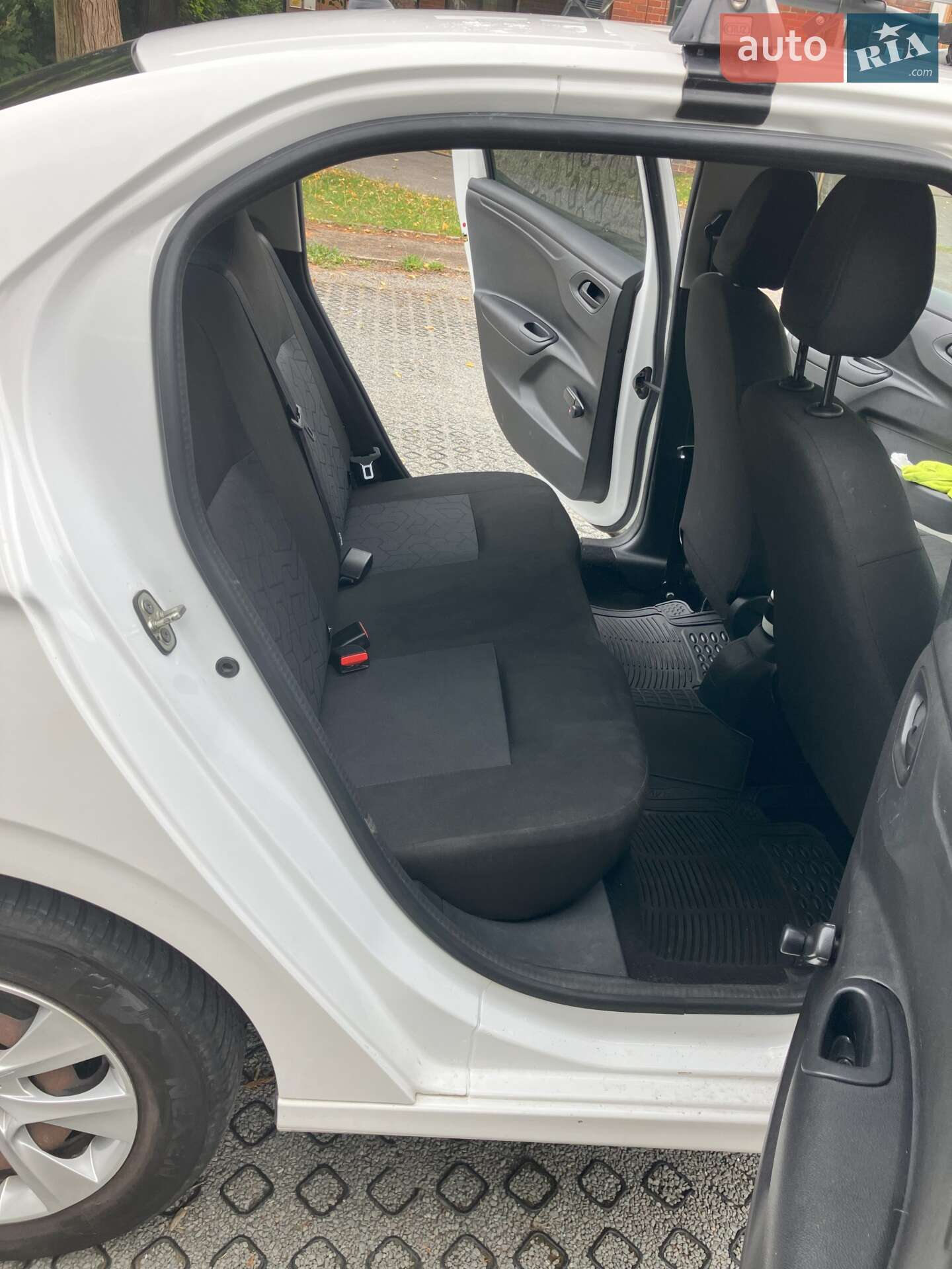 Peugeot 301 2016 VIN VF3DDHMY0GJ804208 фото оголошення 2 з 16