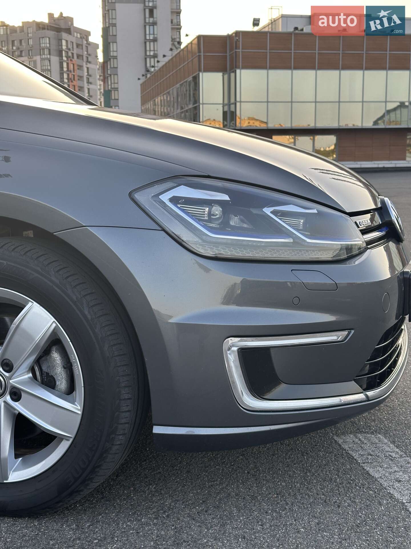 Volkswagen e-Golf 2018 VIN WVWZZZAUZJW907857 фото оголошення 4 з 30