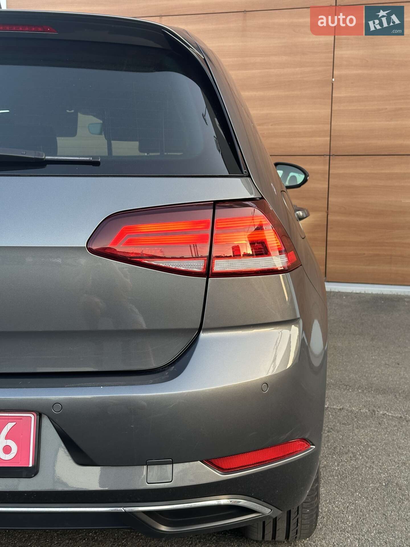 Volkswagen e-Golf 2018 VIN WVWZZZAUZJW907857 фото оголошення 5 з 30