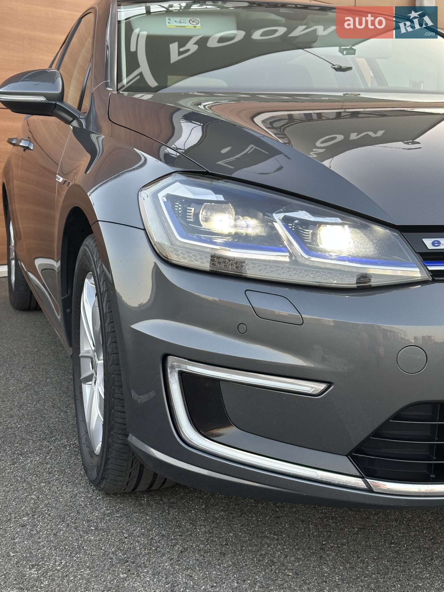 Volkswagen e-Golf 2018 VIN WVWZZZAUZJW907857 фото оголошення 28 з 30