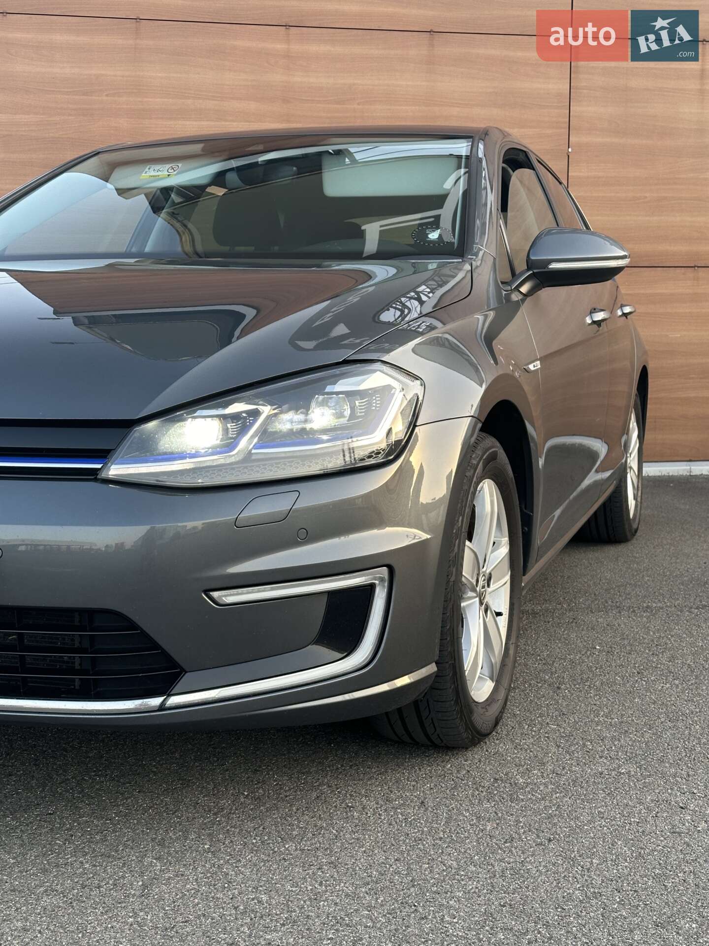 Volkswagen e-Golf 2018 VIN WVWZZZAUZJW907857 фото оголошення 29 з 30