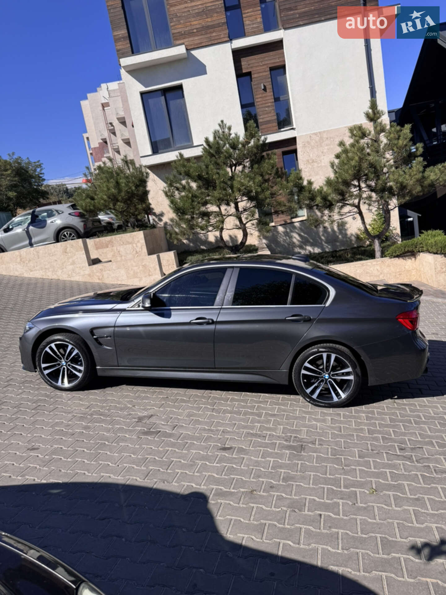 BMW 3 Series 2017 VIN WBA8D9G56JNU71634 фото оголошення 4 з 16