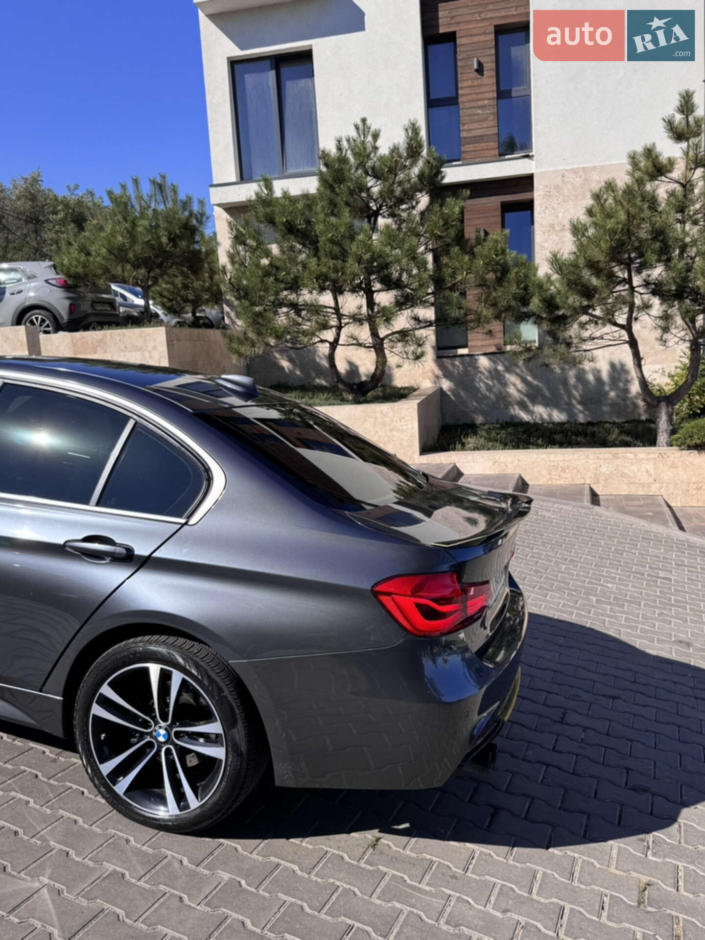 BMW 3 Series 2017 VIN WBA8D9G56JNU71634 фото оголошення 6 з 16