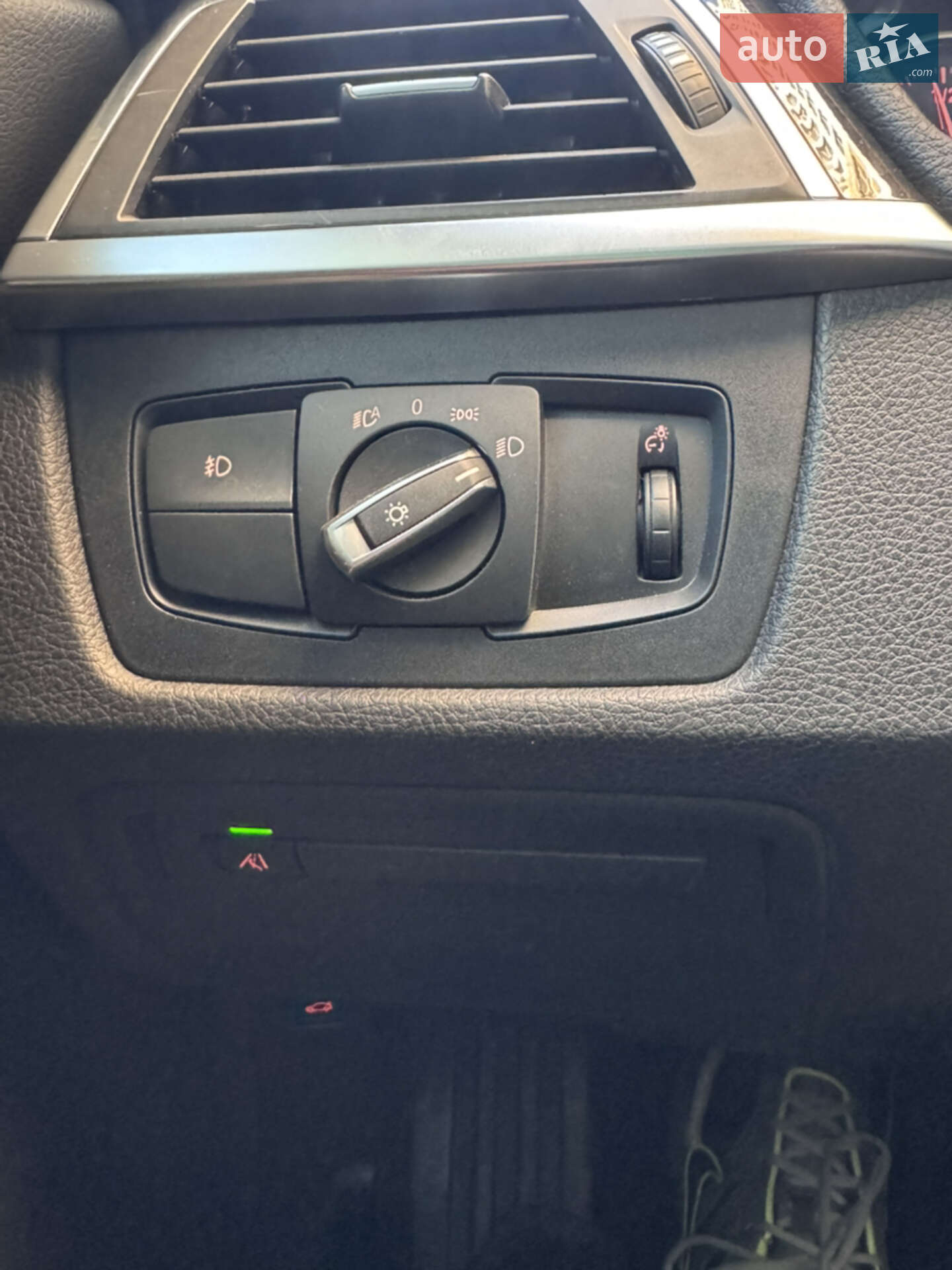 BMW 3 Series 2017 VIN WBA8D9G56JNU71634 фото оголошення 11 з 16
