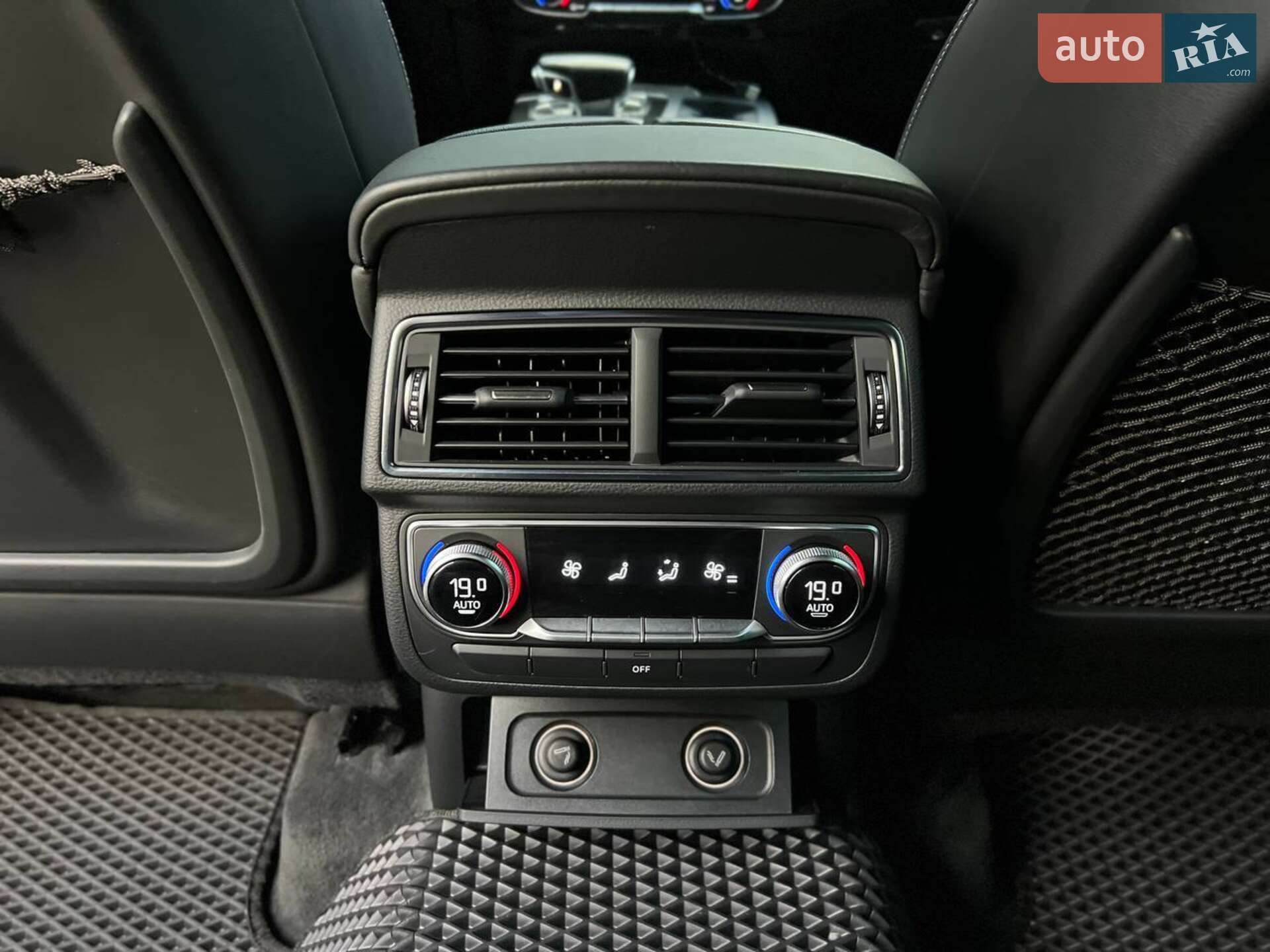 Audi Q7 2015 VIN WAUZZZ4M4GD027619 фото оголошення 16 з 26
