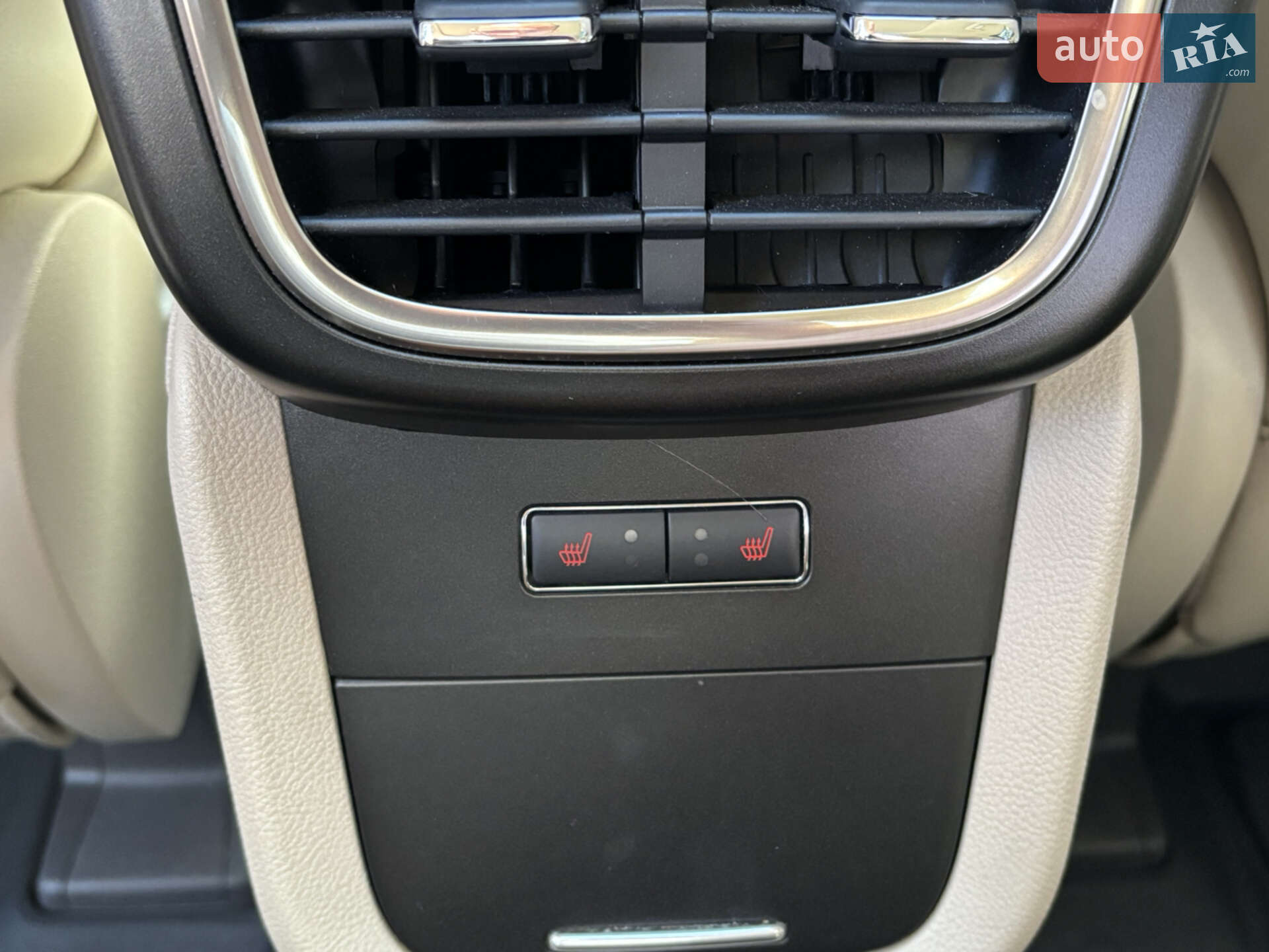 Lincoln MKX 2016 VIN 2LMTJ6LP9GBL84424 фото оголошення 18 з 25