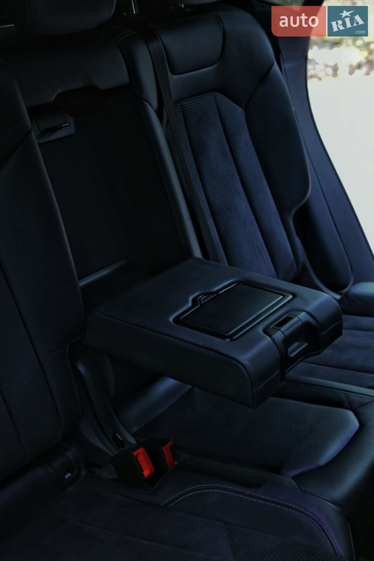 Audi Q8 2020 VIN WAUZZZF12MD012888 фото оголошення 27 з 29
