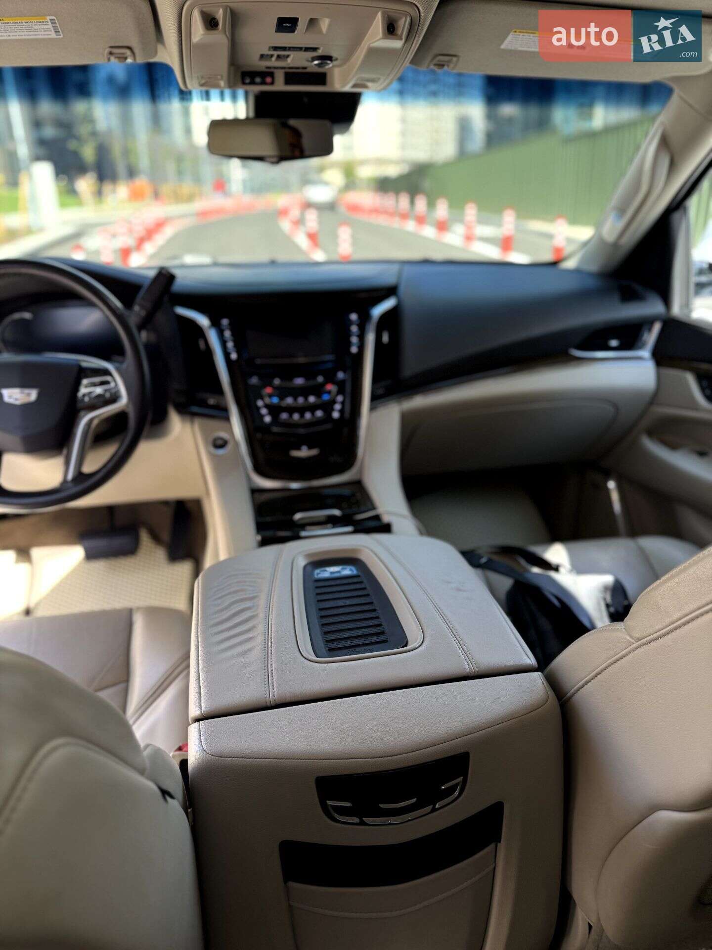 Cadillac Escalade 2017 VIN 1GYS3BKJXJR106805 фото оголошення 16 з 19