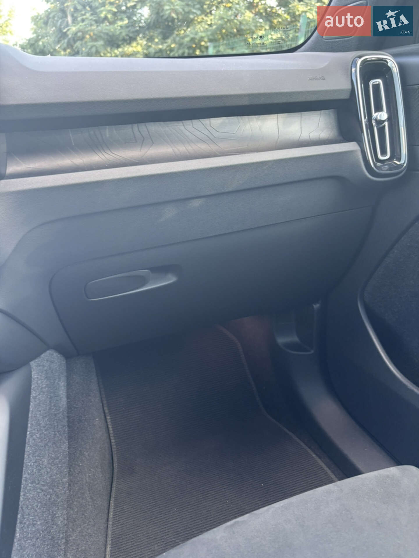 Volvo C40 Recharge 2022 VIN YV4ED3GM7P2045176 фото оголошення 11 з 29