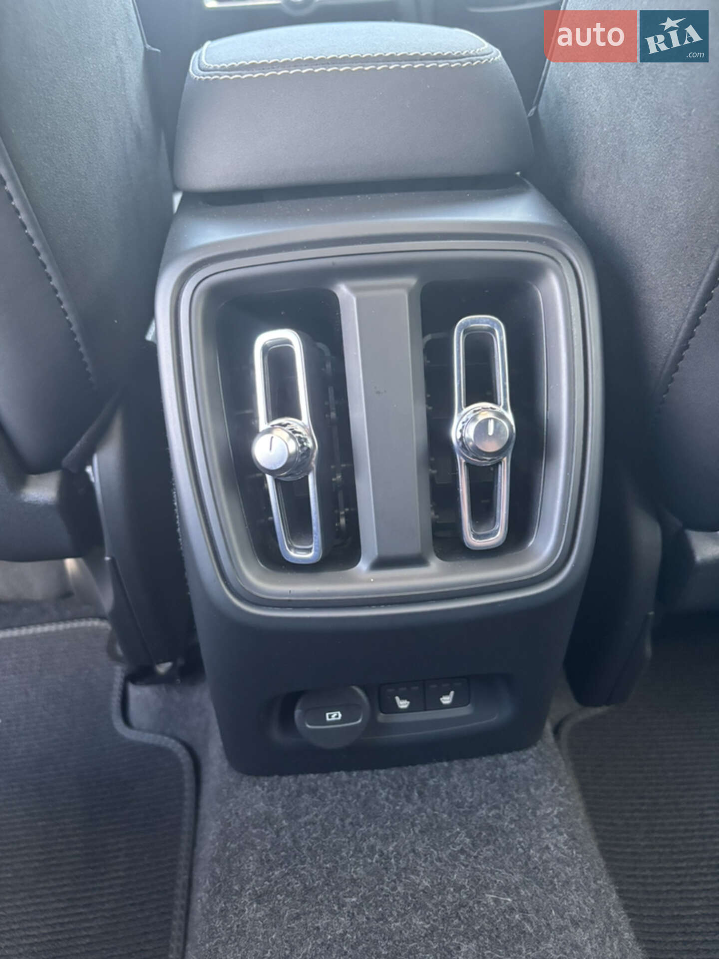 Volvo C40 Recharge 2022 VIN YV4ED3GM7P2045176 фото оголошення 12 з 29